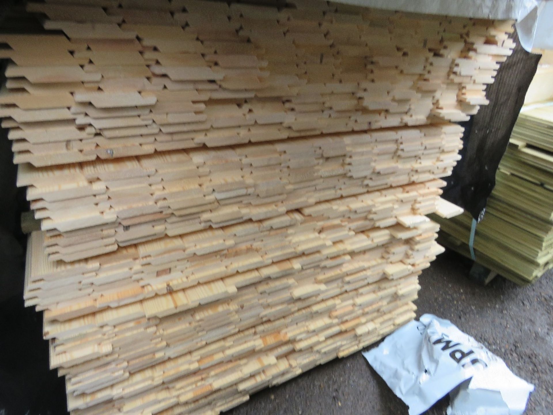 3 X PACKS OF UNTREATED SHIPLAP TYPE "Z" BOARD TIMBER FENCE CLADDING BOARDS: 100MM WIDTH @ 1.7M LENGT - Image 8 of 11