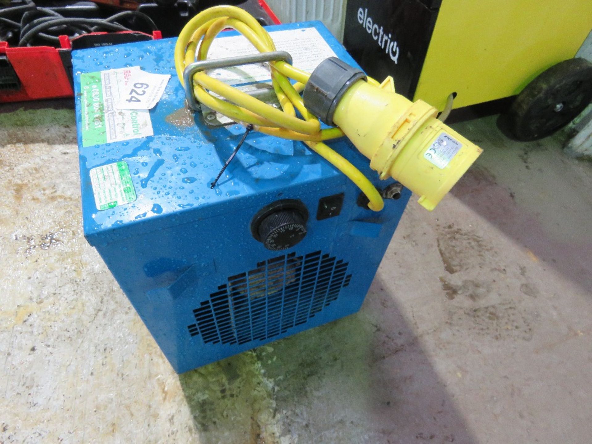 CUBE FAN HEATER, 110VOLT POWERED. THIS LOT IS SOLD UNDER THE AUCTIONEERS MARGIN SCHEME, THEREFORE