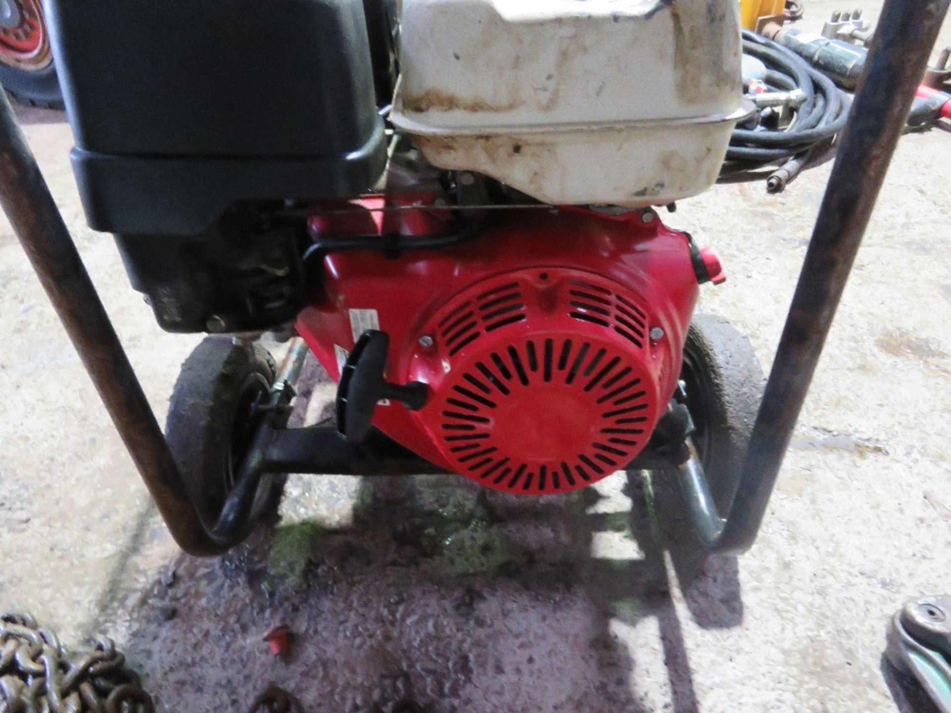 STEPHILL PETROL ENGINED GENERATOR. THIS LOT IS SOLD UNDER THE AUCTIONEERS MARGIN SCHEME, THEREFO - Image 4 of 5