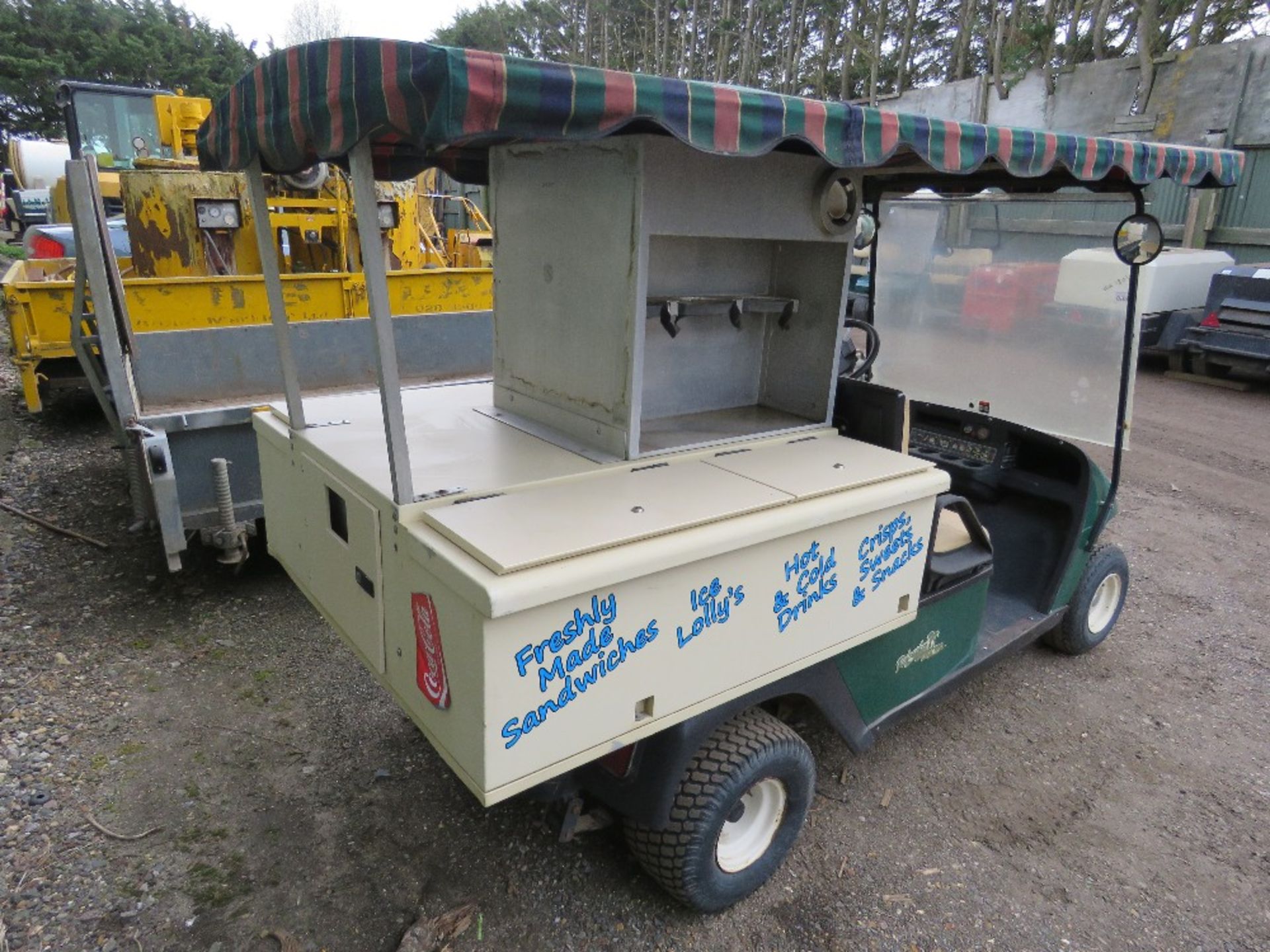 EZGO PETROL ENGINED GOLF BUGGY / CATERING TRUCK. DIRECT FROM FISHING LAKES WHO NO LONGER PROVIDE CAT - Image 4 of 20