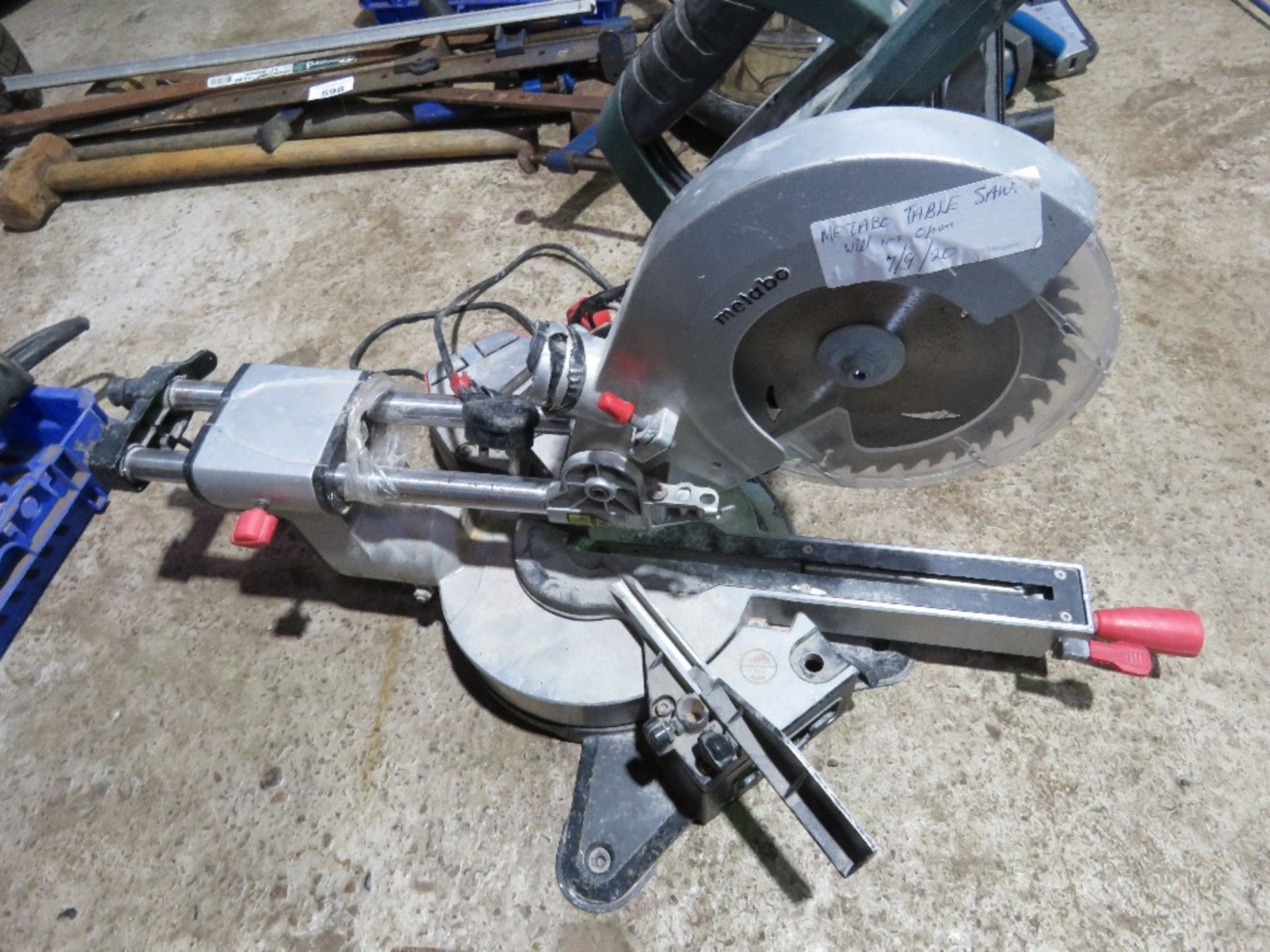 MITRE SAW, 240VOLT POWERED. THIS LOT IS SOLD UNDER THE AUCTIONEERS MARGIN SCHEME, THEREFORE NO VAT