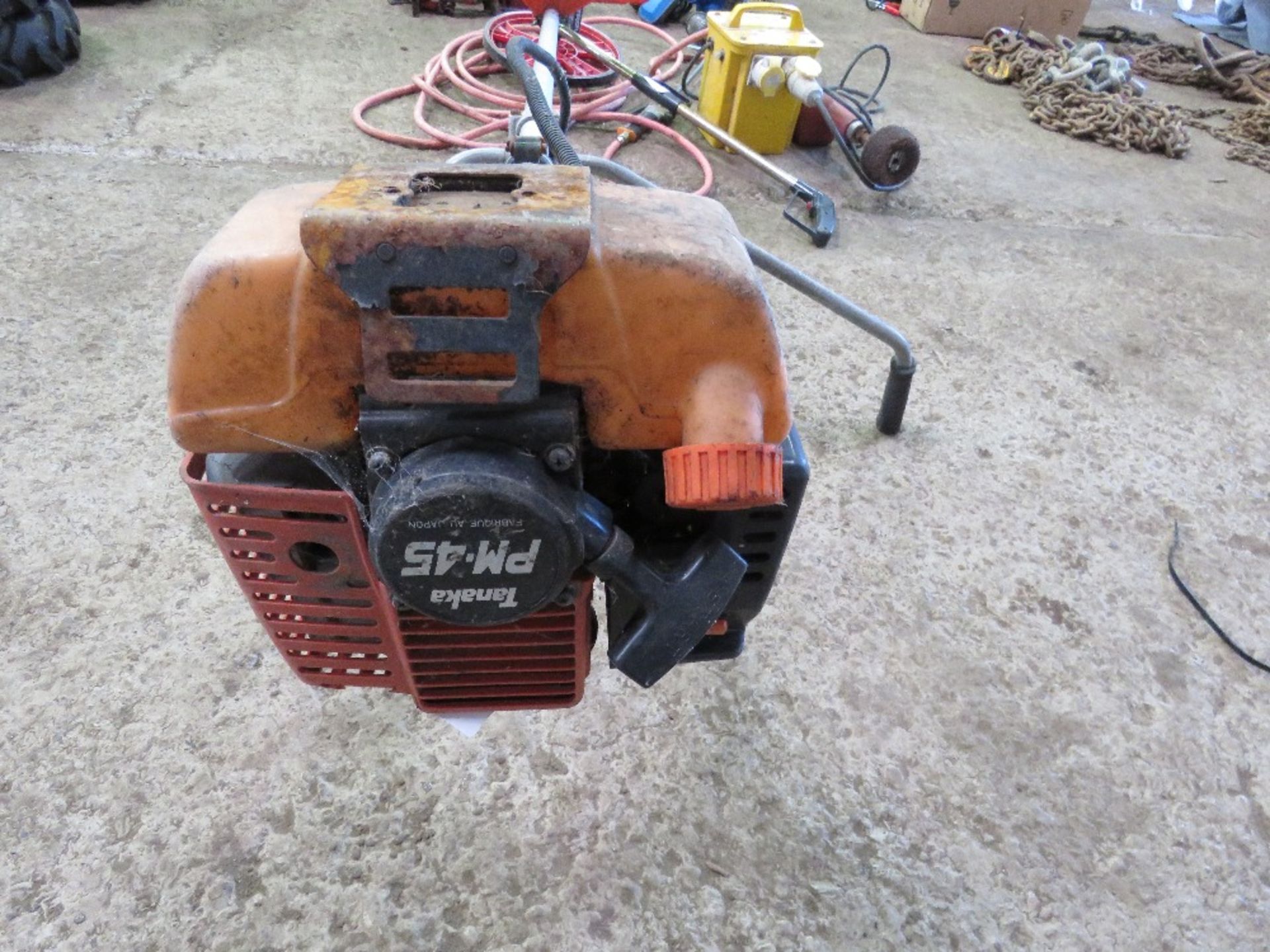 TANAKA PETROL ENGINED STRIMMER. THIS LOT IS SOLD UNDER THE AUCTIONEERS MARGIN SCHEME, THEREFORE N - Image 5 of 6