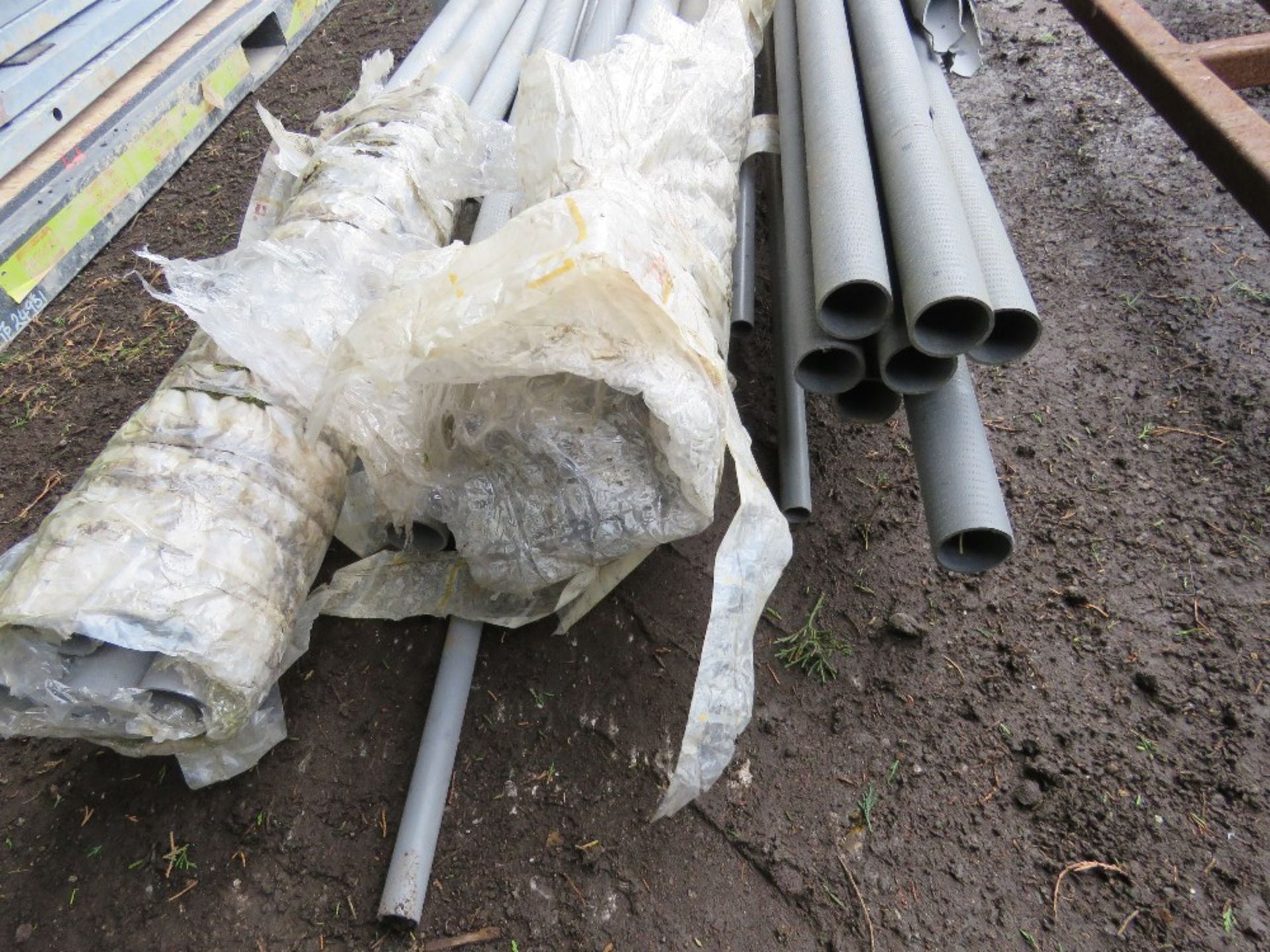 STILLAGE OF PLASTIC CONDUIT PIPES. THIS LOT IS SOLD UNDER THE AUCTIONEERS MARGIN SCHEME, THEREFOR - Image 2 of 3