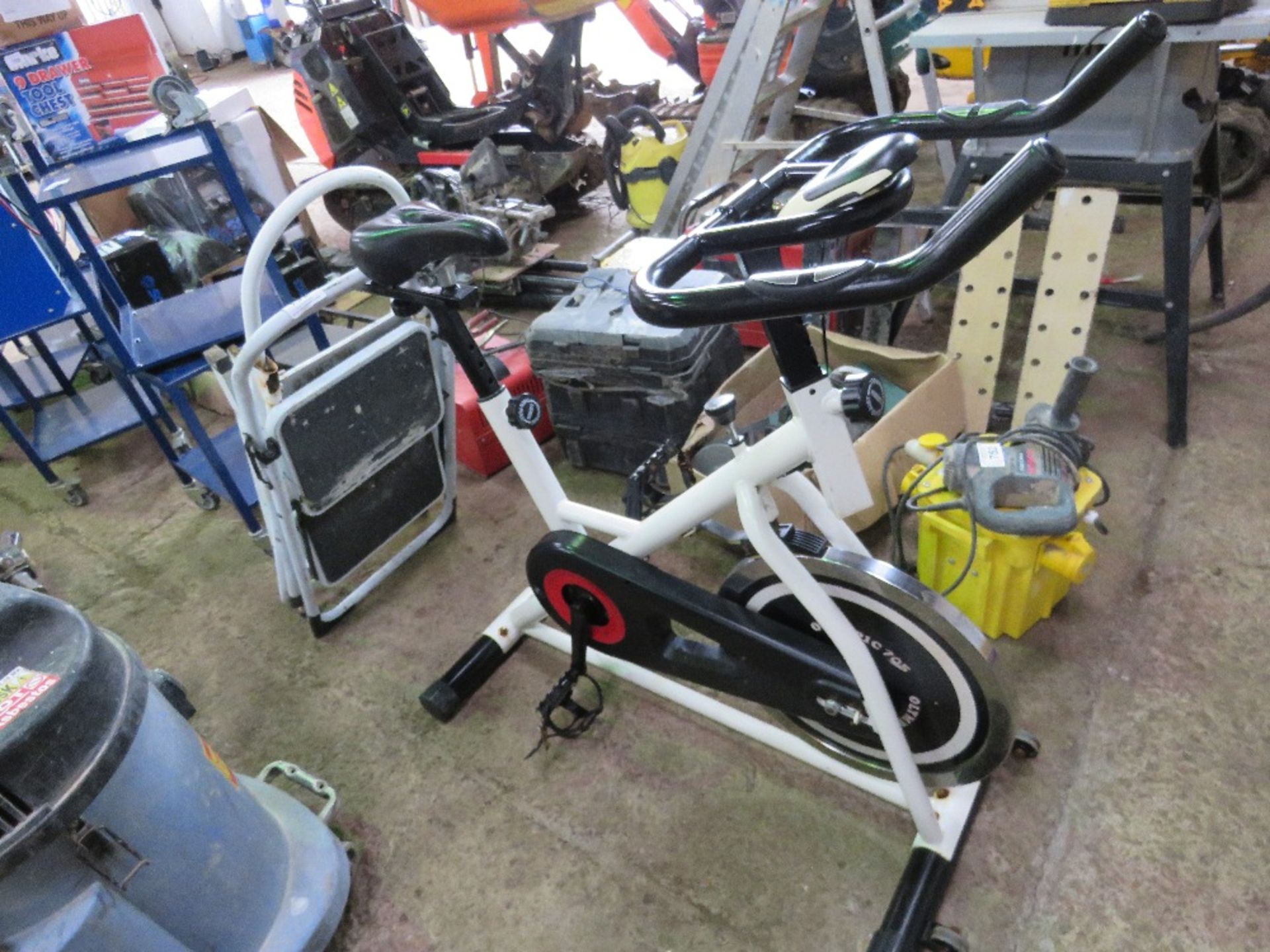 3NO MINI STEP LADDERS PLUS A FITNESS BIKE. THIS LOT IS SOLD UNDER THE AUCTIONEERS MARGIN SCHEME, T - Image 2 of 9