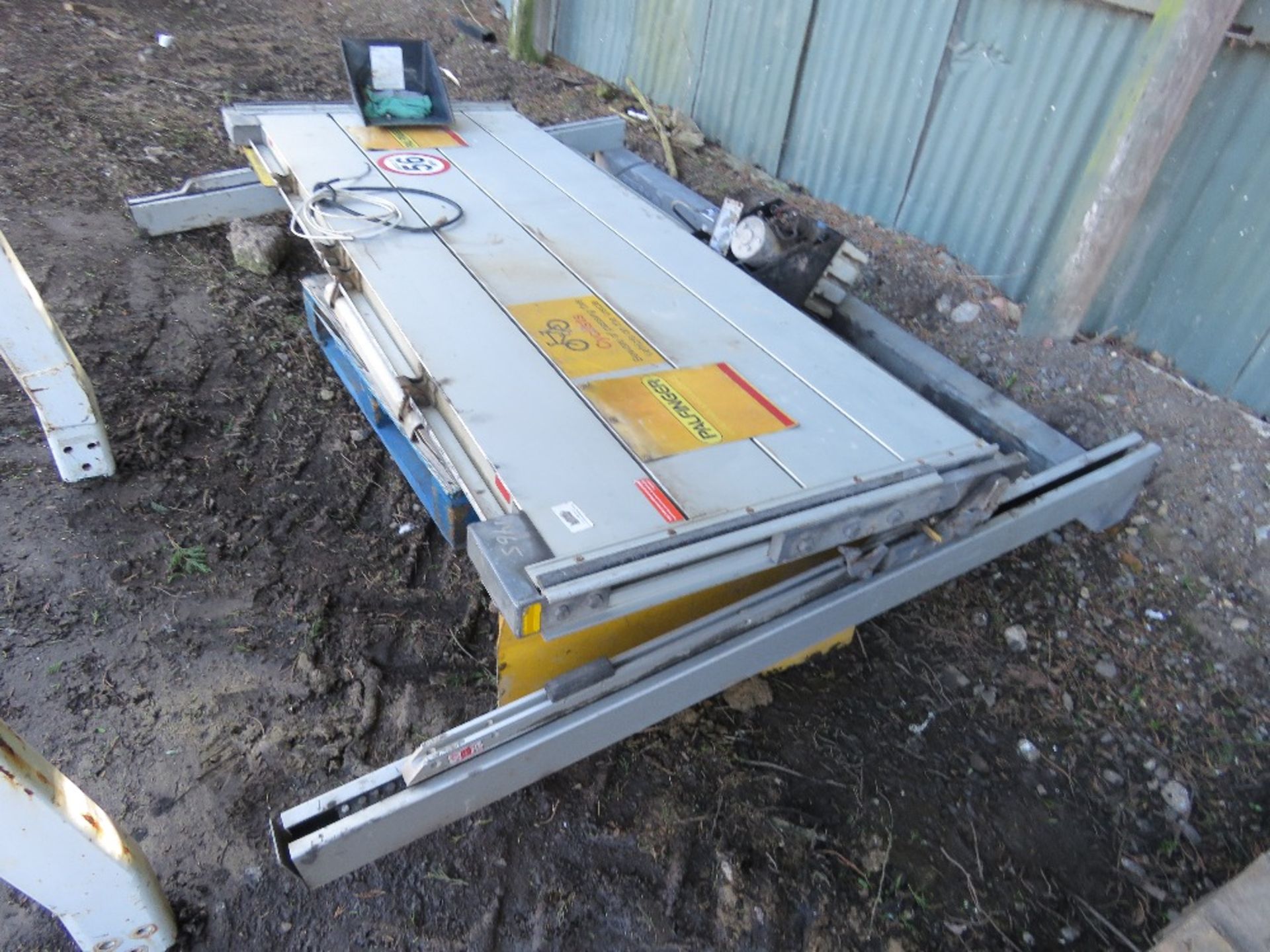 PALFINGER LORRY MOUNTED TAIL LIFT WITH PUMP ASSEMBLY, BELIEVED TO BE FOR 7.5TONNE TRUCK.