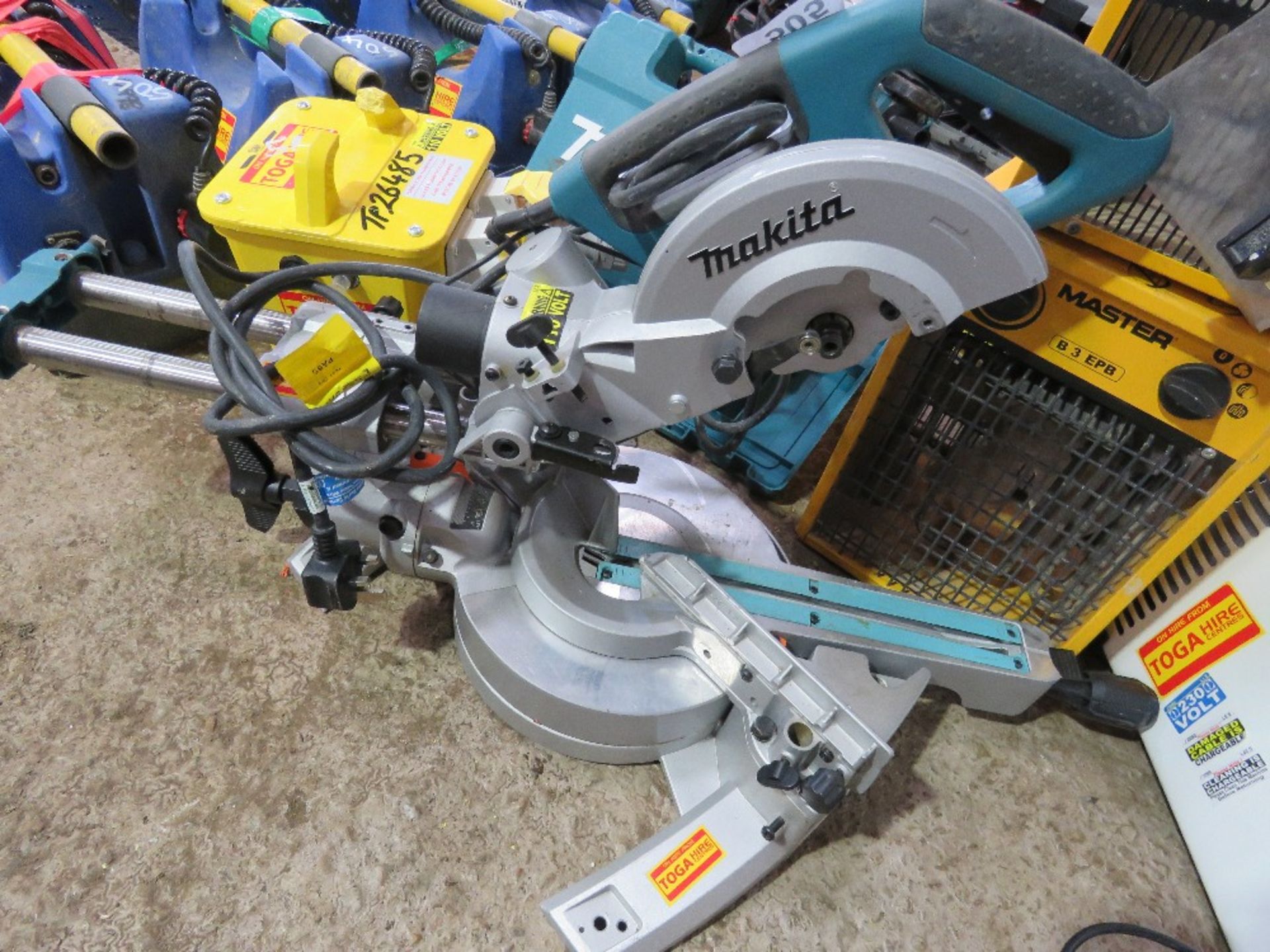 MAKITA MITRE SAW PLUS A TRANSFORMER, 110VOLT. - Image 7 of 7