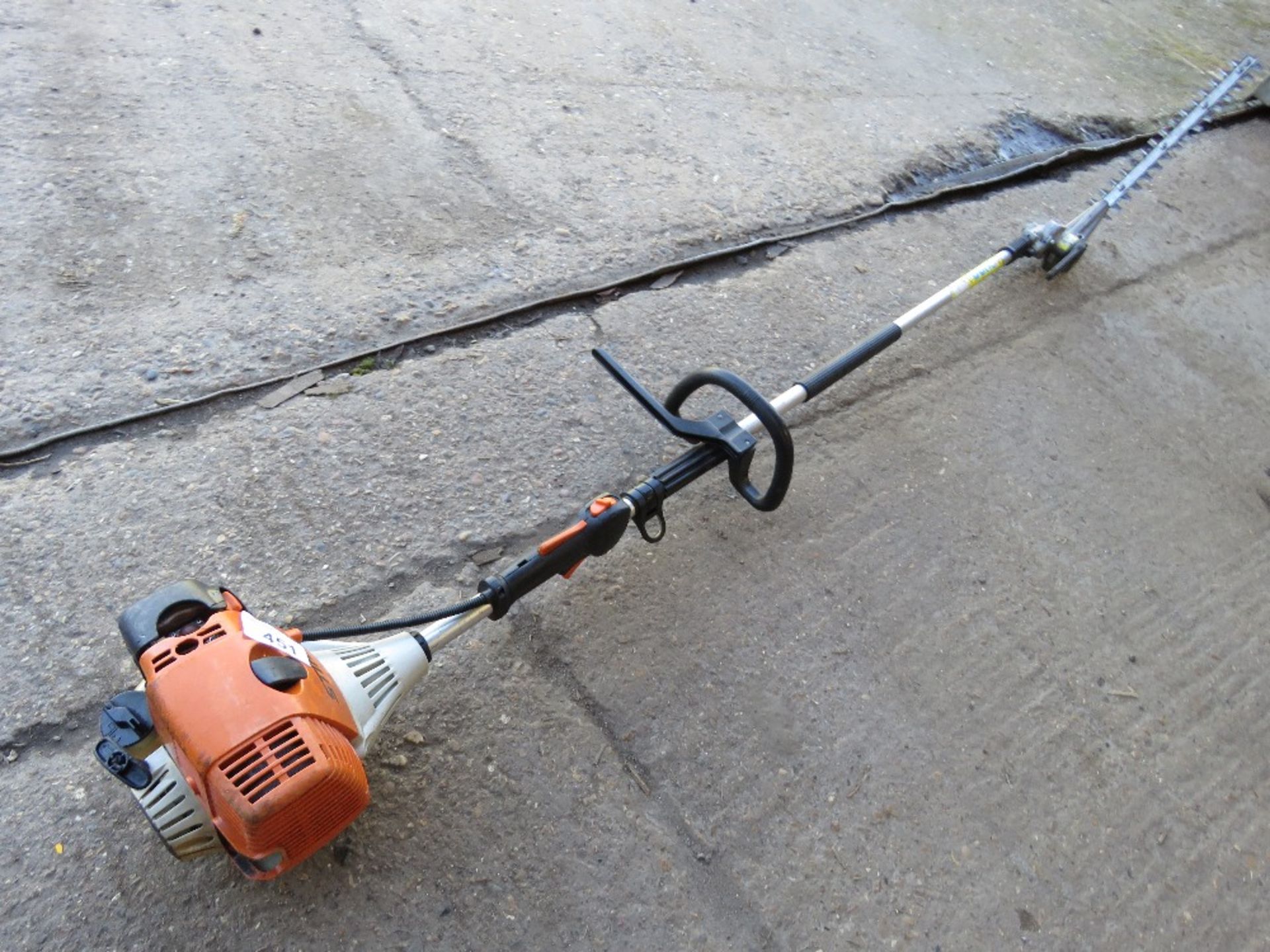 STIHL LONG REACH PETROL ENGINED HEDGE CUTTER. THIS LOT IS SOLD UNDER THE AUCTIONEERS MARGIN SCHEM