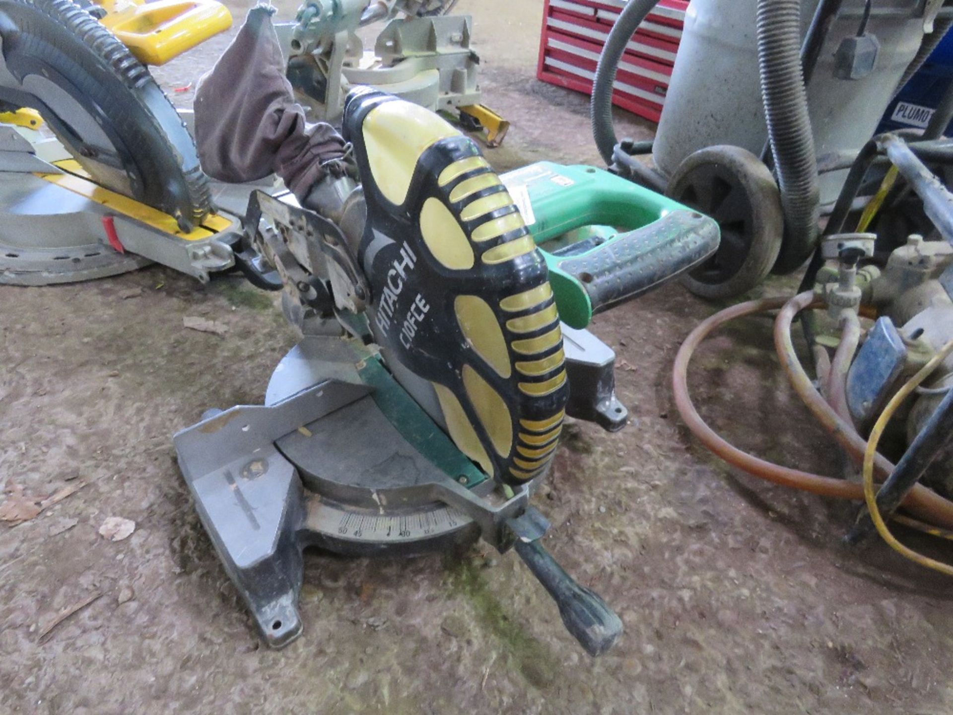 HITACHI 110VOLT POWERED MITRE SAW. THIS LOT IS SOLD UNDER THE AUCTIONEERS MARGIN SCHEME, THEREFOR - Image 3 of 3