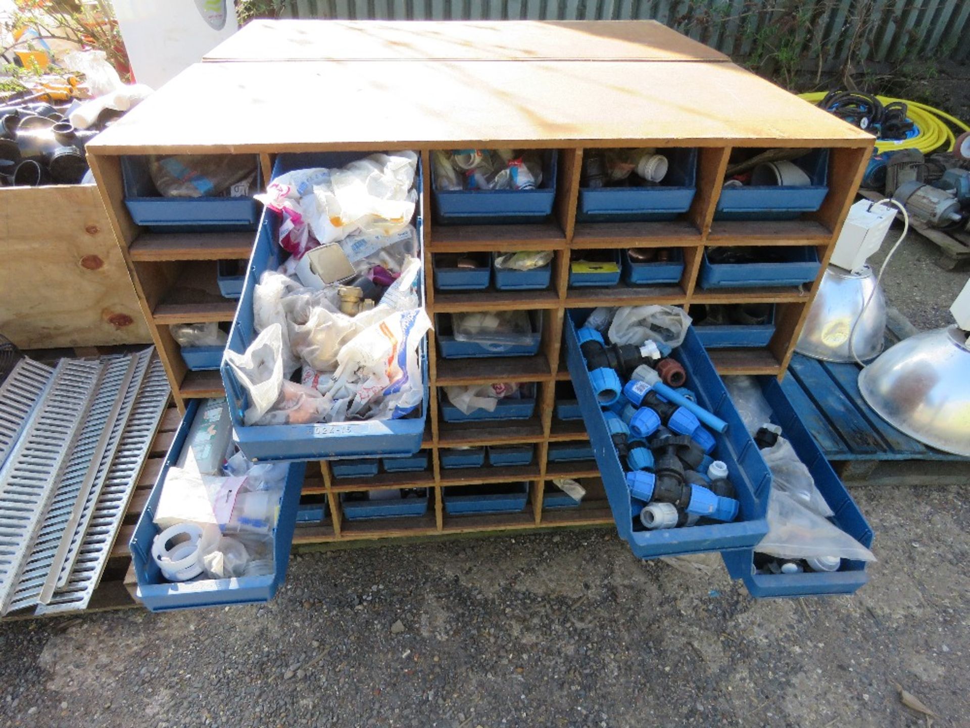 2 X HEAVY DUTY DEEP DRAWER RACKS FULL OF PLUMBING FITTINGS. THIS LOT IS SOLD UNDER THE AUCTIONEER - Image 6 of 6