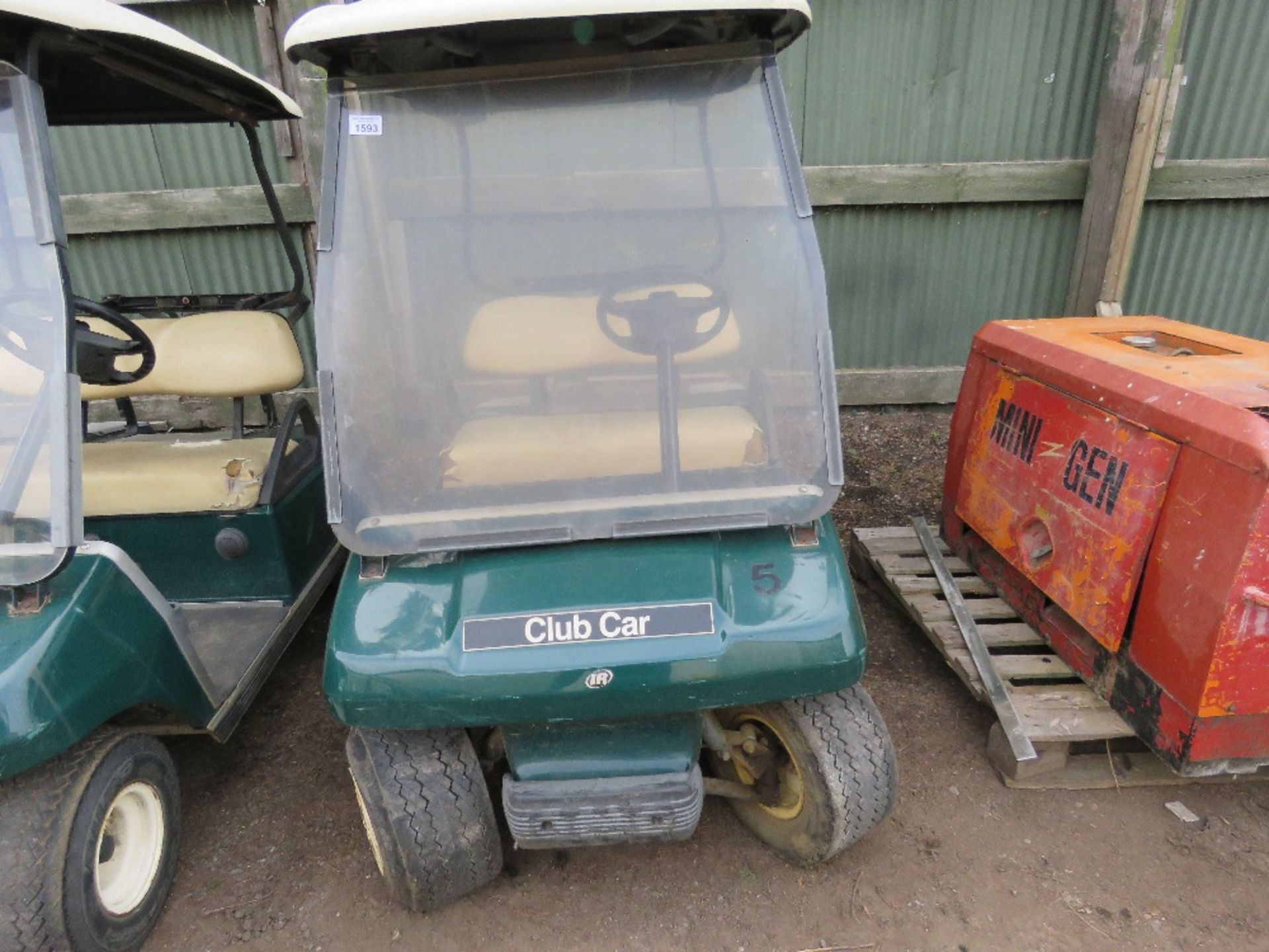 CLUBCAR PETROL ENGINED GOLF CART. BEEN STORED FOR SOME TIME, UNTESTED. - Image 3 of 8