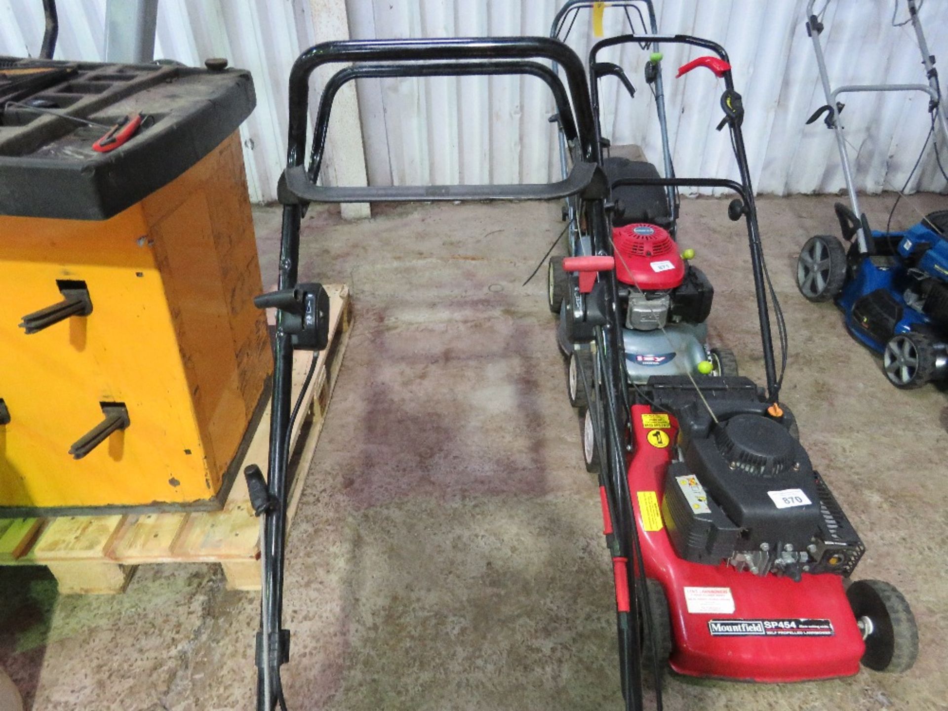 HAYTER HARRIER 41 ROLLER LAWN MOWER, NO COLLECTOR. THIS LOT IS SOLD UNDER THE AUCTIONEERS MARGIN - Image 3 of 3