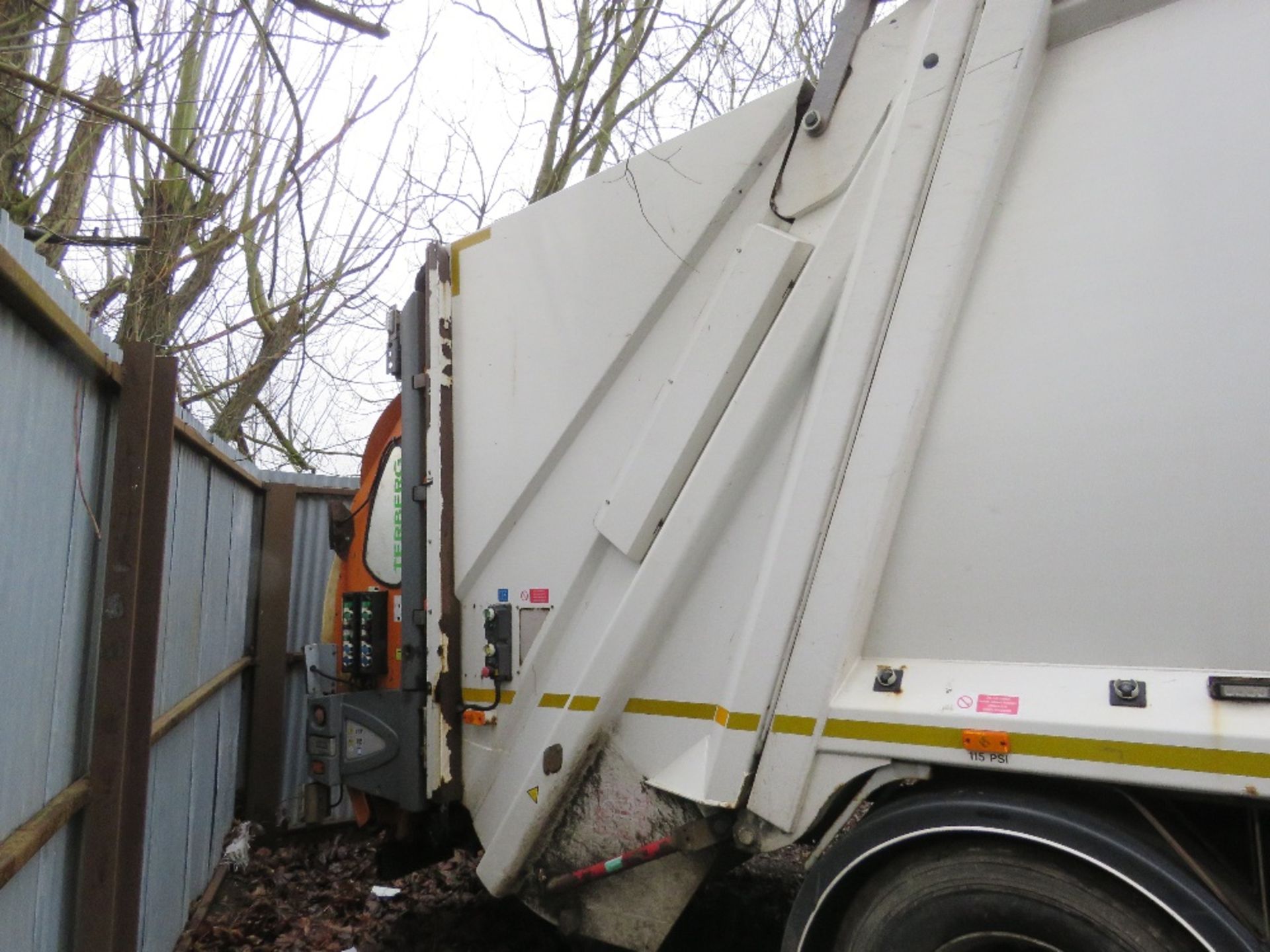 DENNIS EAGLE ELITE EURO 6 REFUSE TRUCK WITH BIN LIFTS. REG:VX15 KJY OLYMPUS TWIN PACK EQUIPMENT. 9 - Image 9 of 16