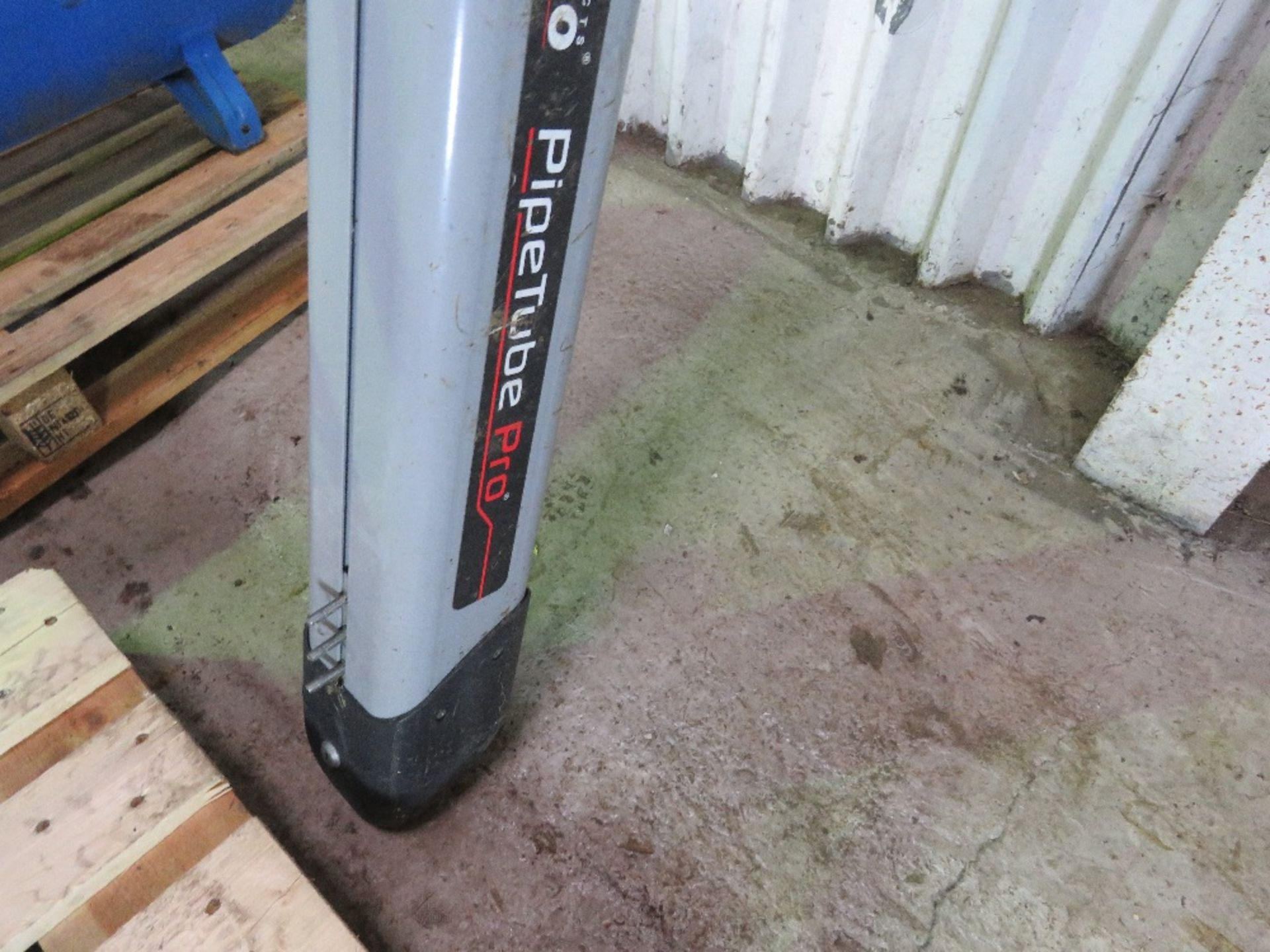 RHINO PIPE TUBE PRO STORAGE TUBE FOR ROOF RACK. THIS LOT IS SOLD UNDER THE AUCTIONEERS MARGIN SCHEME - Image 2 of 8