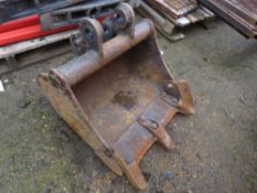 MINI EXCAVATOR BUCKET, 2FT WIDTH ON 25MM PINS. THIS LOT IS SOLD UNDER THE AUCTIONEERS MARGIN SCHE