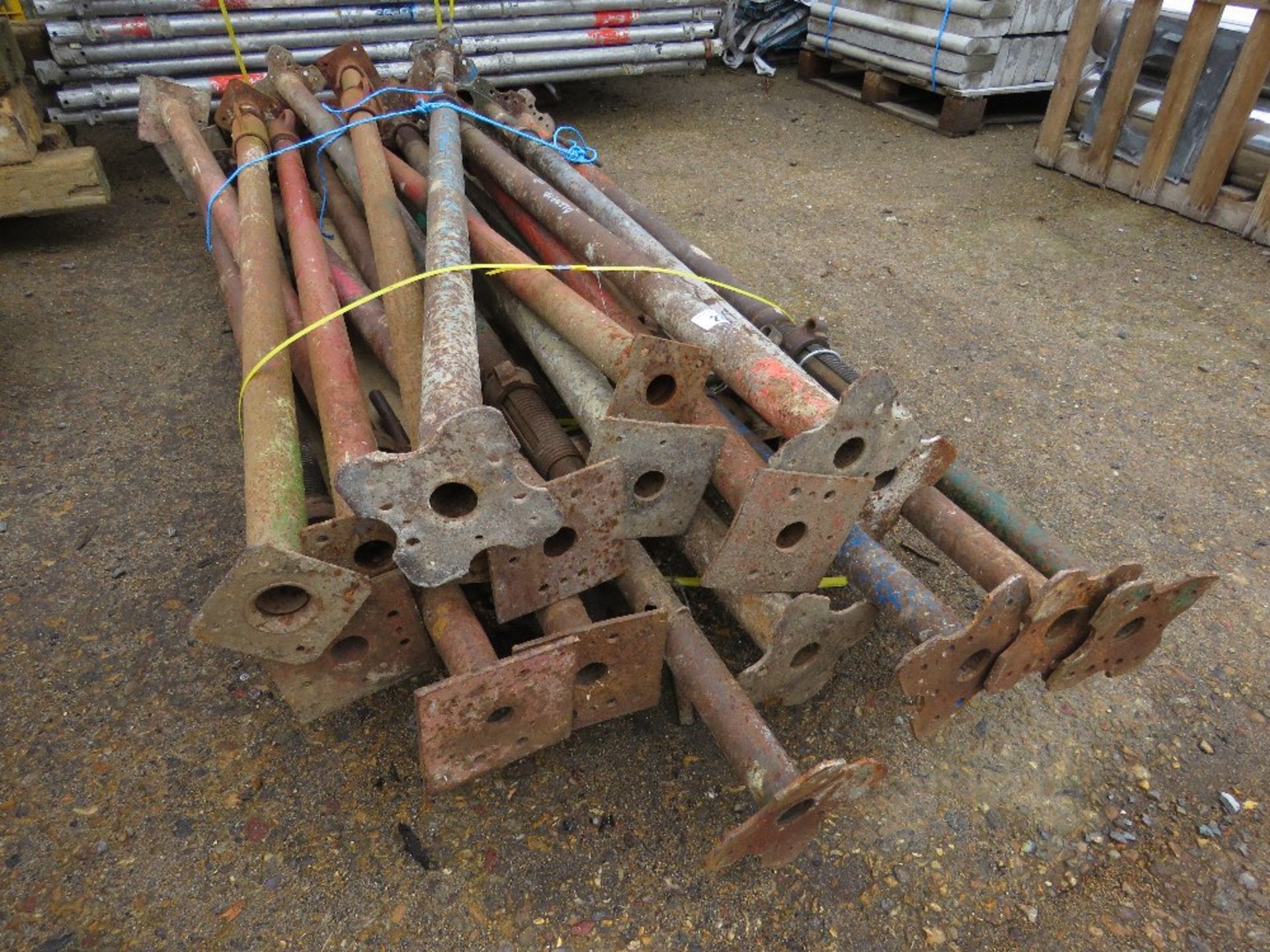QUANTITY OF ACROW TYPE SUPPORT PROPS, 18NO IN TOTAL APPROX. THIS LOT IS SOLD UNDER THE AUCTIONEE - Image 2 of 4