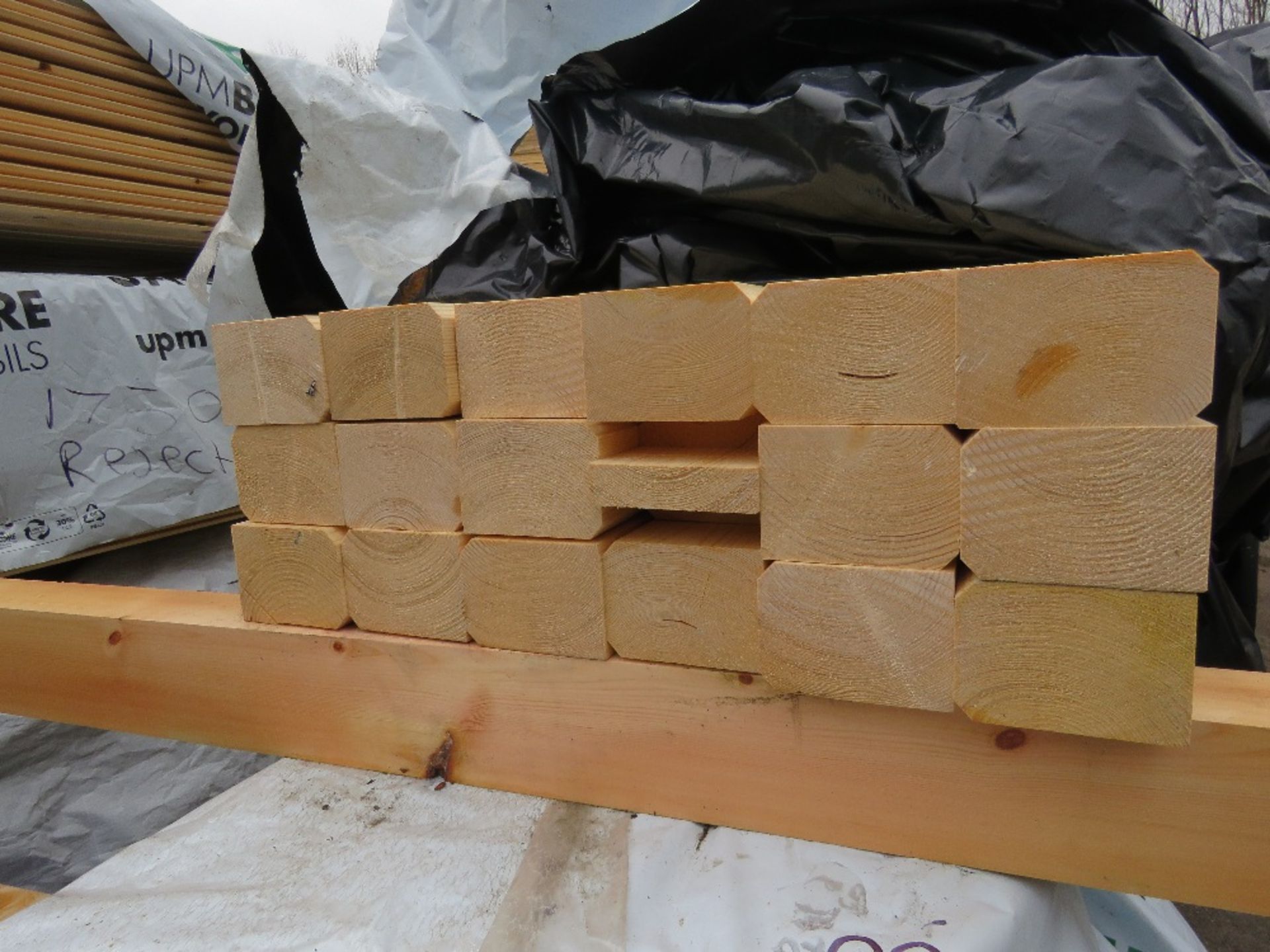 PACK OF 18NO UNTREATED TIMBER POSTS: 100MM X 70MM @ 1.45M LENGTH APPROX. - Image 2 of 3
