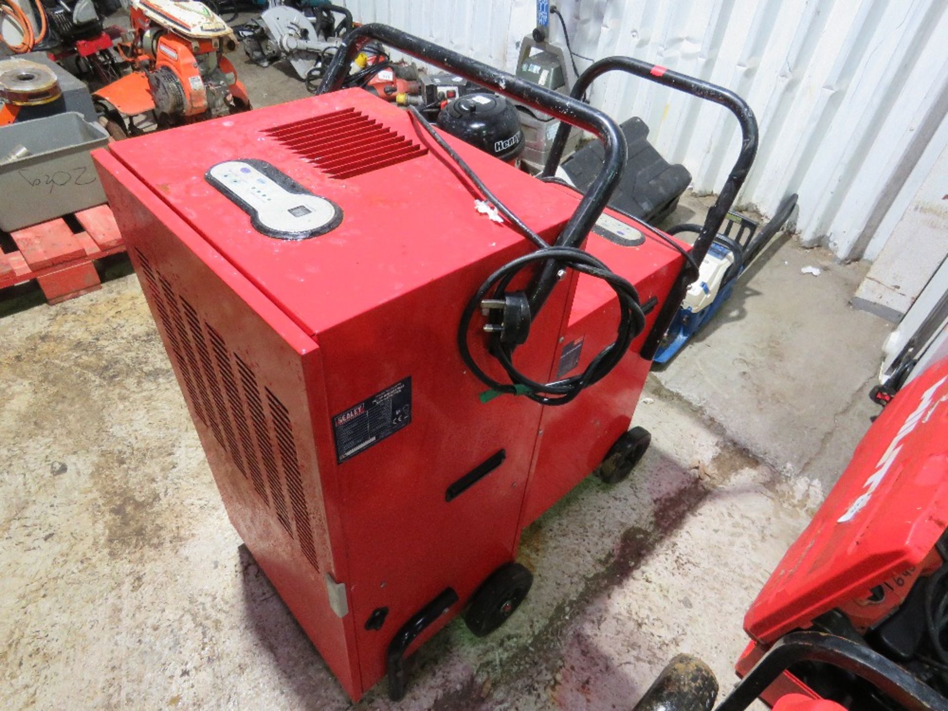 2 X SEALEY RED COLOURED DEHUMIDIFIERS, 240VOLT POWERED. THIS LOT IS SOLD UNDER THE AUCTIONEERS MA - Image 2 of 5