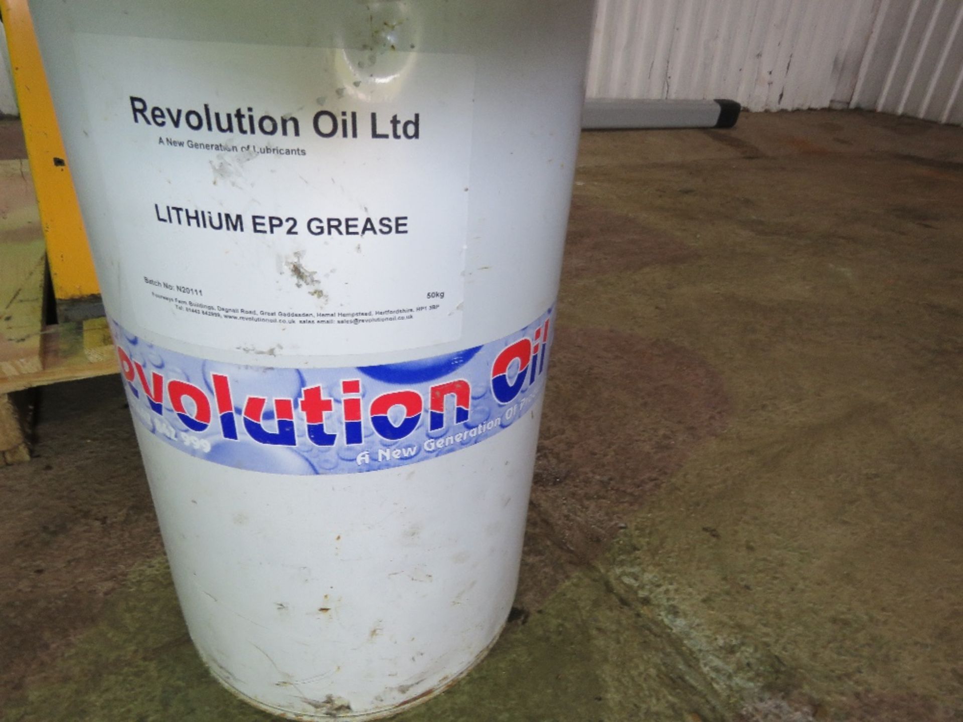 LARGE TUB OF LITHIUM EP2 GREASE, 50KG APPROX. THIS LOT IS SOLD UNDER THE AUCTIONEERS MARGIN SCHEME, - Image 4 of 5