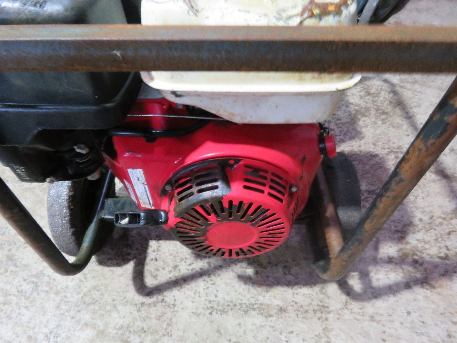 STEPHILL PETROL ENGINED GENERATOR. THIS LOT IS SOLD UNDER THE AUCTIONEERS MARGIN SCHEME, THEREFO - Image 5 of 6