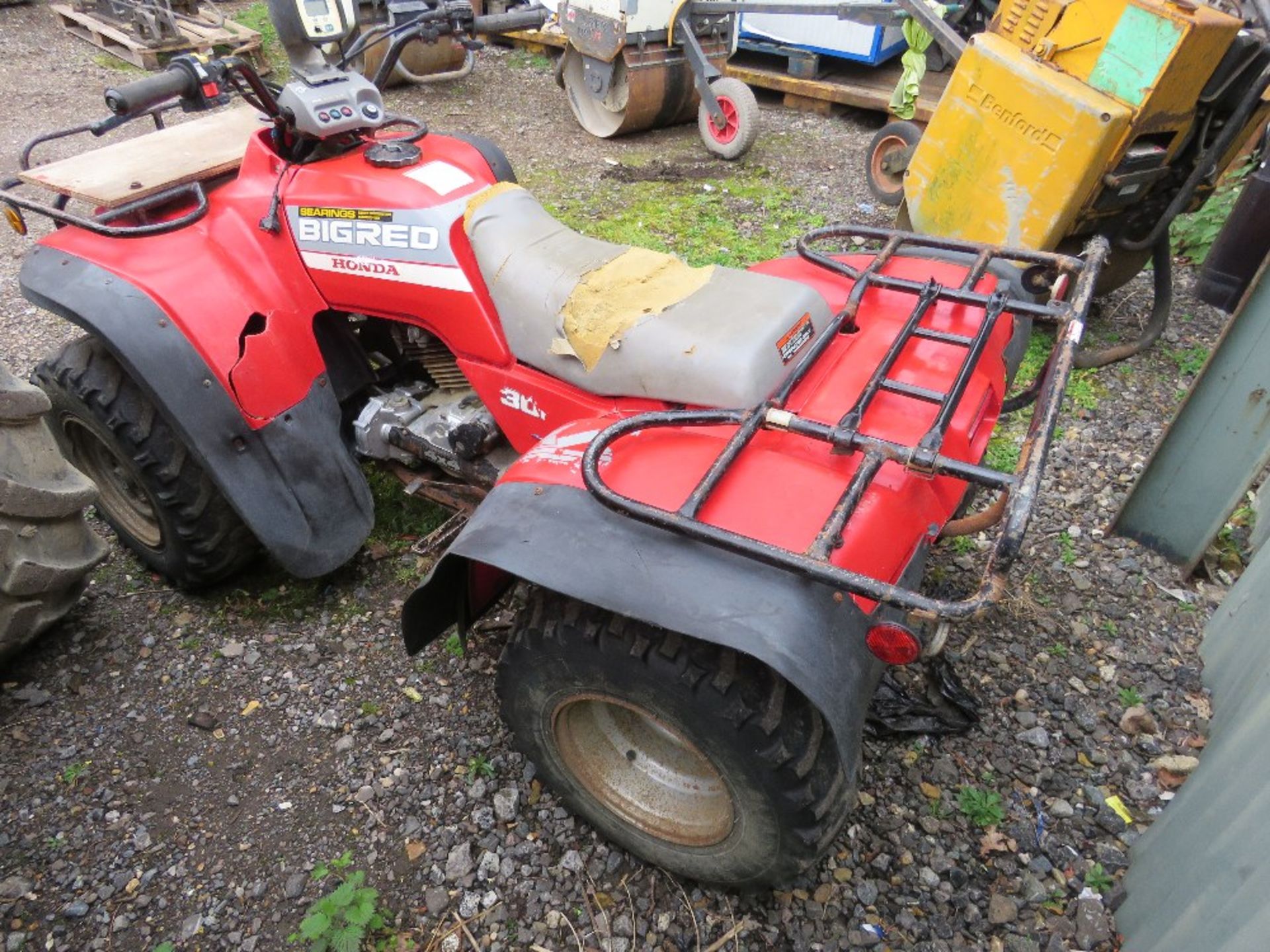 HONDA BIG RED 4WD PETROL ENGINED QUAD BIKE. WHEN TESTED WAS SEEN TO DRIVE, STEER AND BRAKE SOURCED F - Image 6 of 9