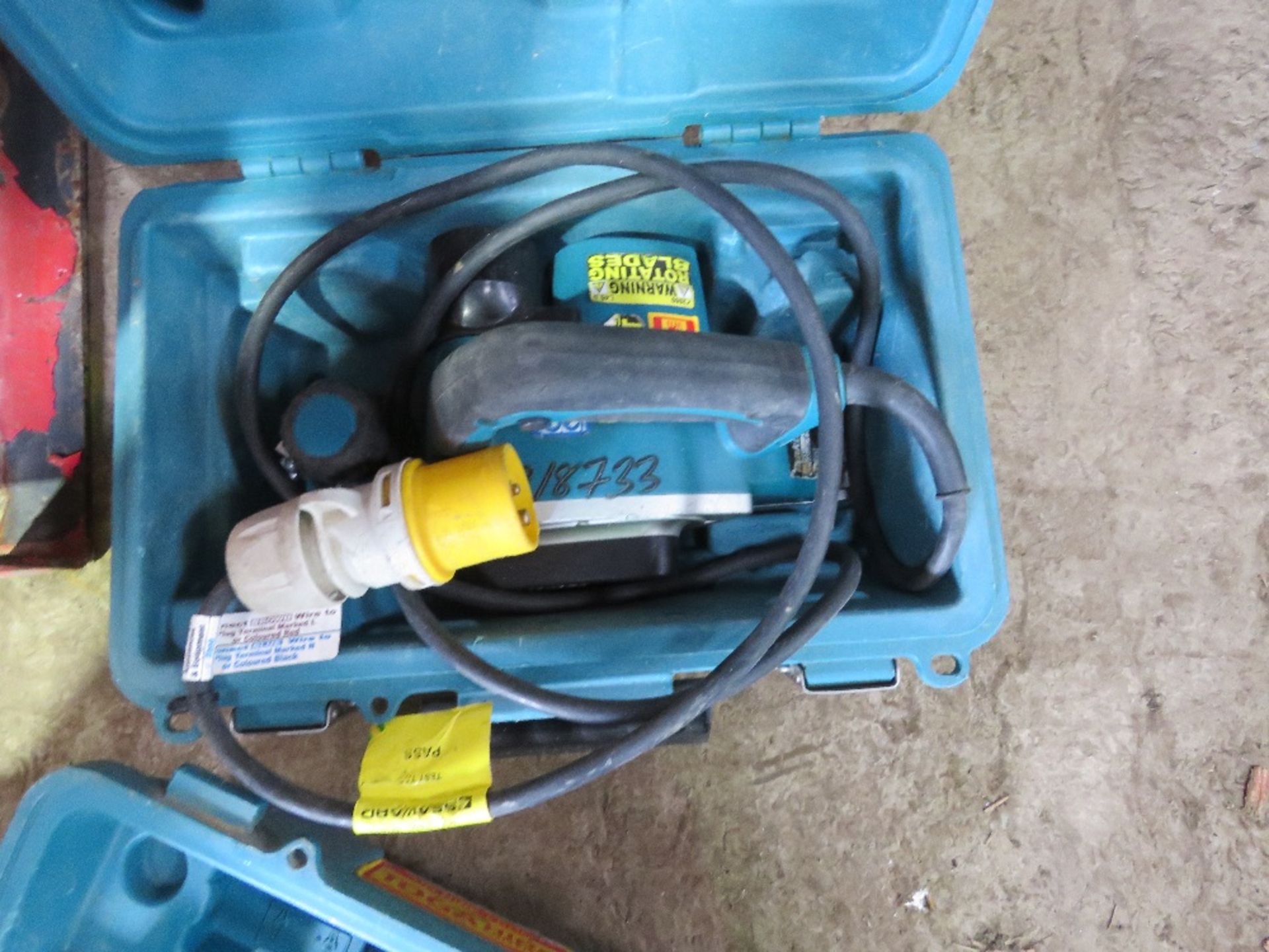 2 X MAKITA PLANERS, 110VOLT POWERED. - Image 4 of 5