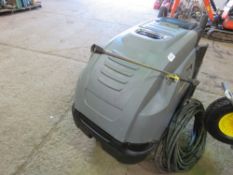 KARCHER HEAVY DUTY 3 PHASE POWERED HDS10/20 STEAM CLEANER WITH LANCE AND HOSE ON A RED PLUG. THIS