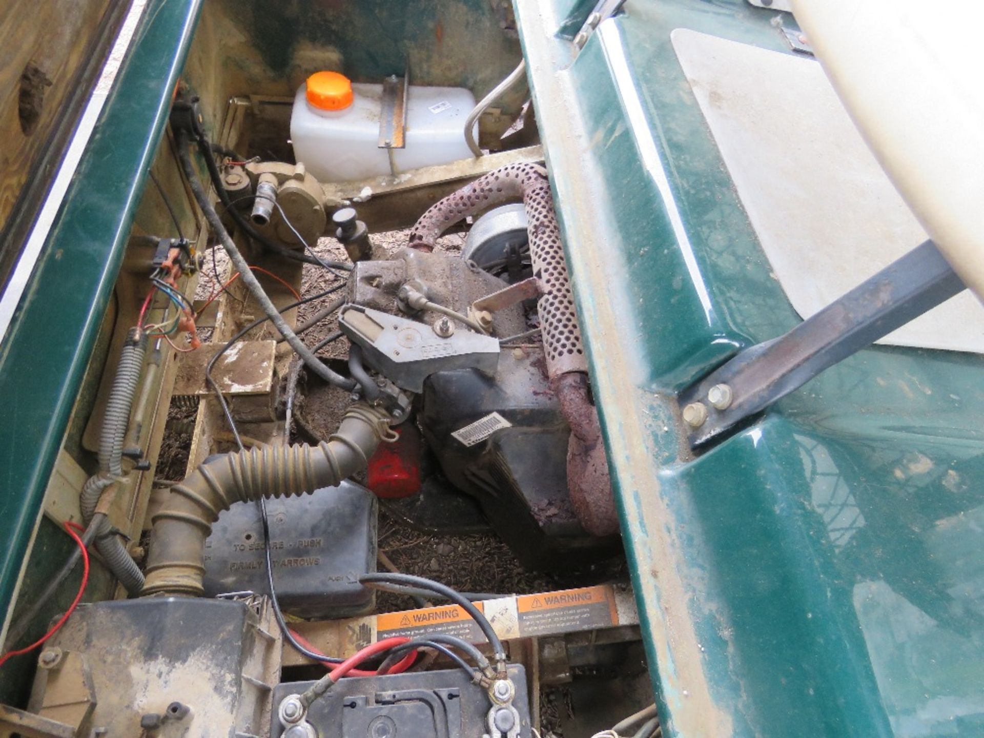 CLUBCAR PETROL ENGINED GOLF CART. BEEN STORED FOR SOME TIME, UNTESTED. - Image 8 of 9