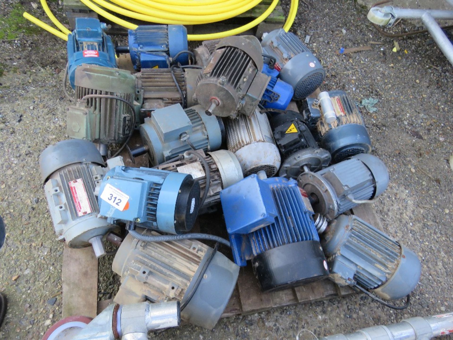 PALLET CONTAINING 19NO ELECTRIC MOTORS, BELIEVED TO HAVE BEEN WORKING WHEN REMOVED. - Image 4 of 4