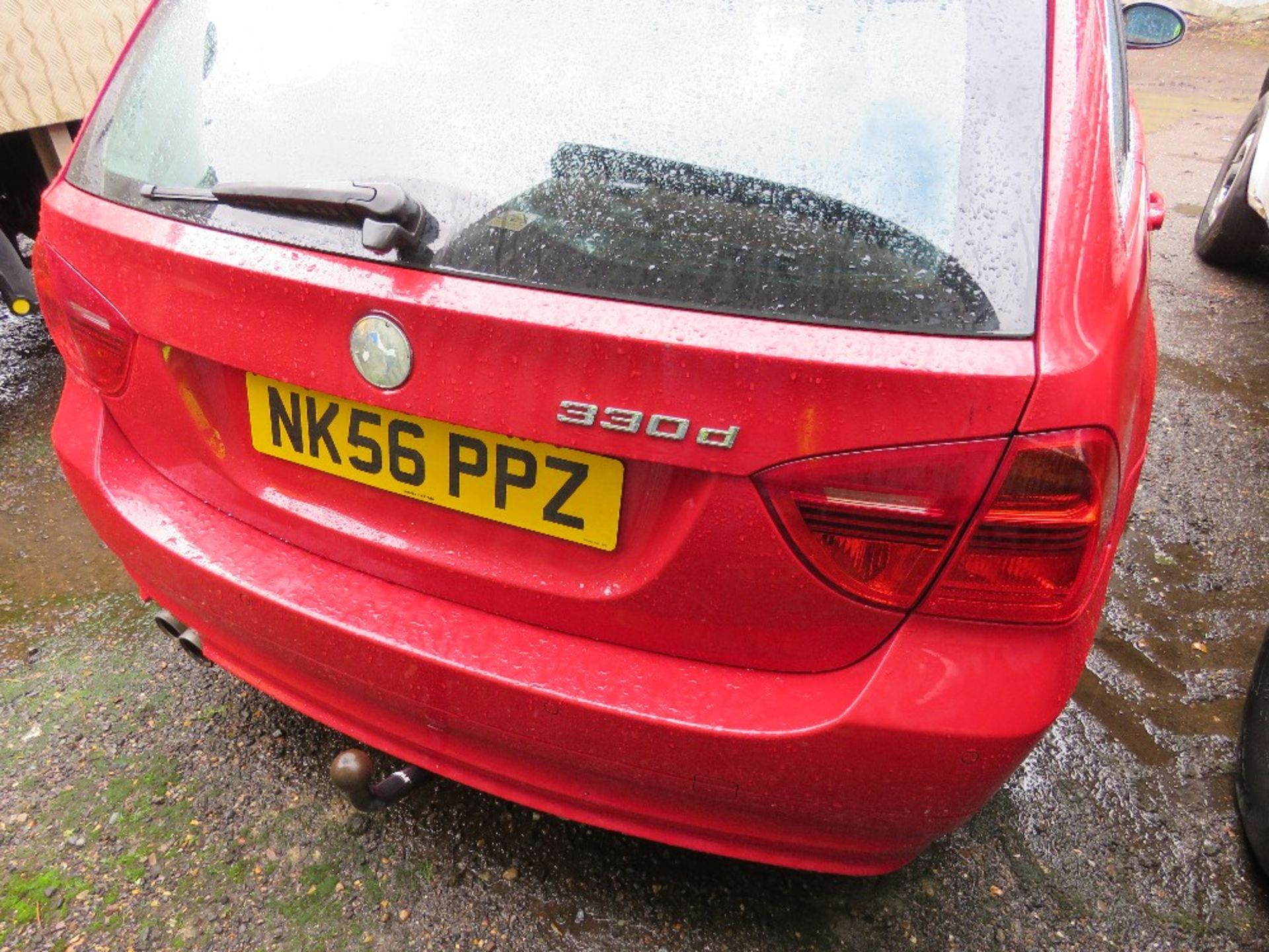 BID INCREMENT NOW £50 BMW 330 DIESEL ESTATE CAR REG:NK56 PPZ. WITH V5. TEST UNTIL 13.12.23. - Image 6 of 12