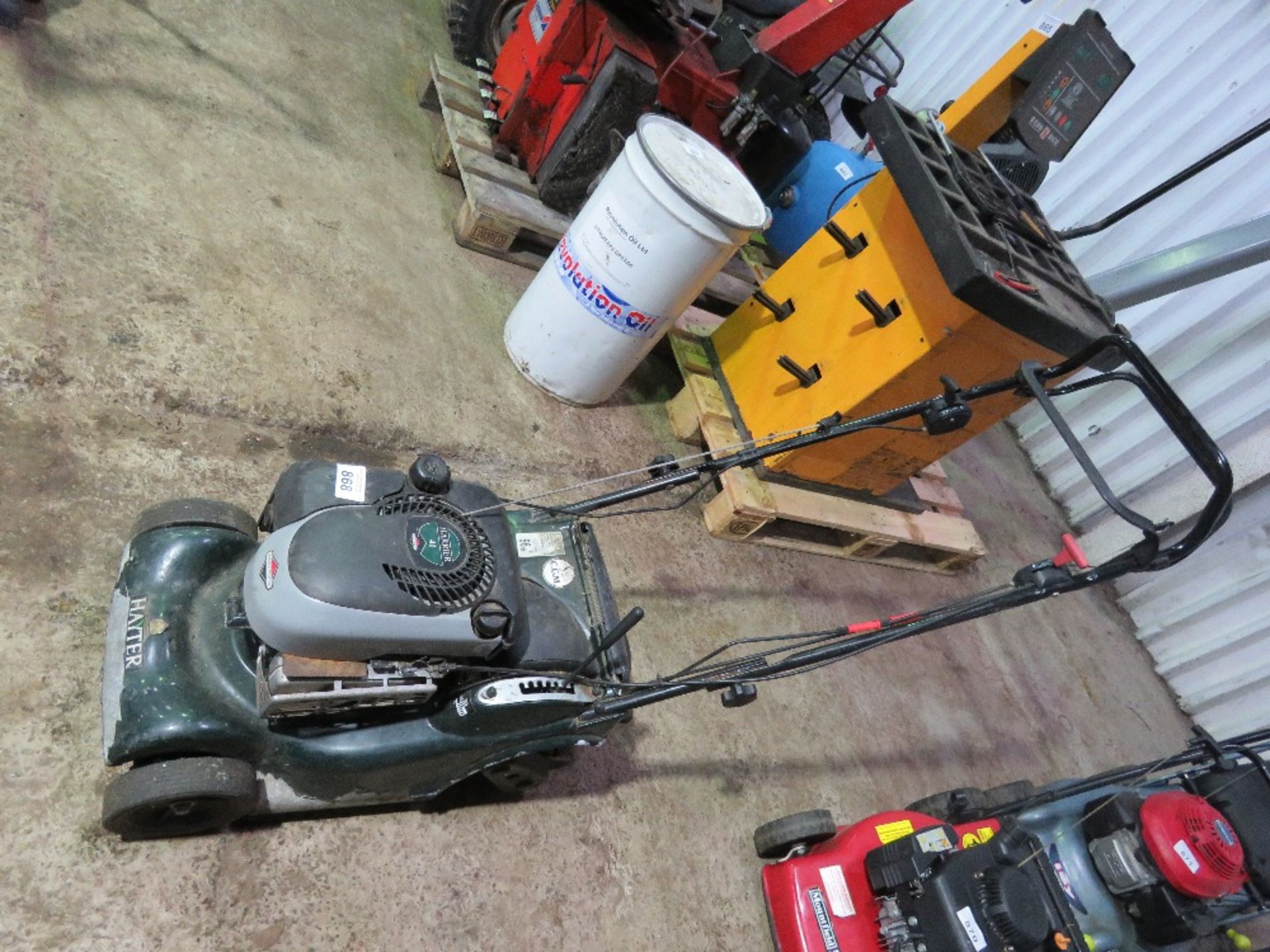 HAYTER HARRIER 41 ROLLER LAWN MOWER, NO COLLECTOR. THIS LOT IS SOLD UNDER THE AUCTIONEERS MARGIN