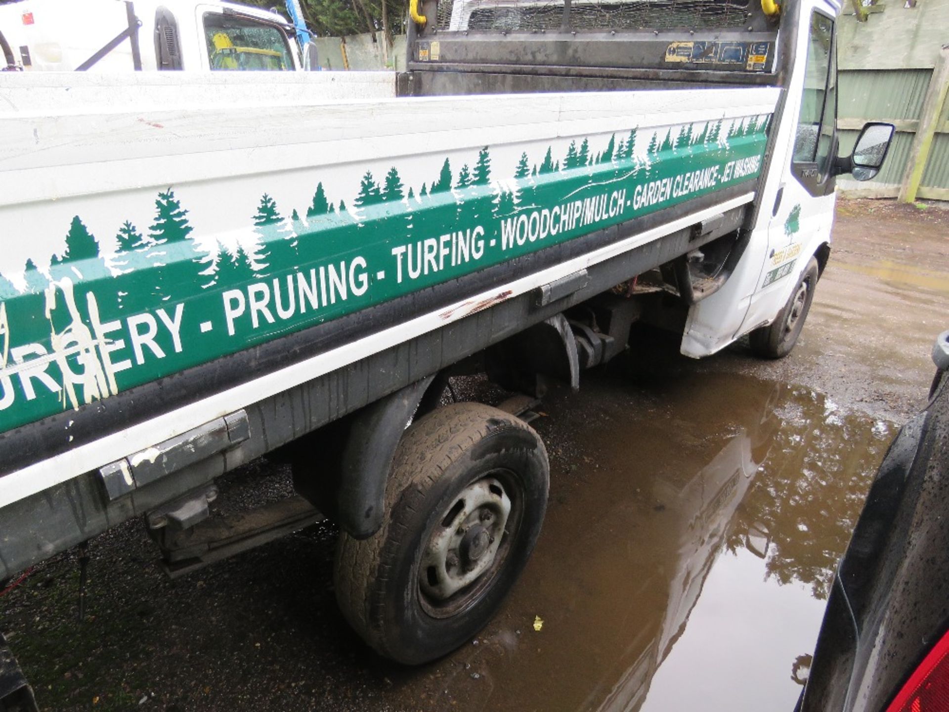 FORD TRANSIT TIPPER TRUCK REG:NU10 EVY WITH V5. MOT UNTIL FEBRUARY 2024. WHEN TESTED WAS SEEN TO DRI - Image 6 of 10