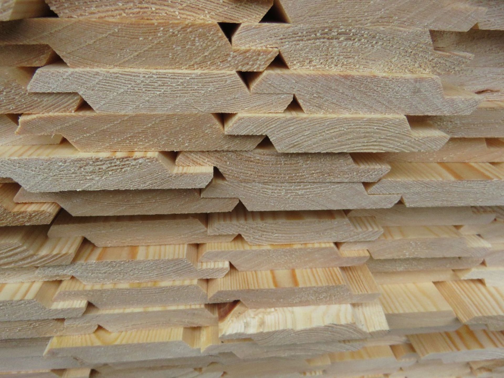 EXTRA LARGE PACK OF UNTREATED SHIPLAP TYPE TIMBER FENCE CLADDING BOARDS: 100MM WIDTH @ 1.72M LENGTH - Image 3 of 3