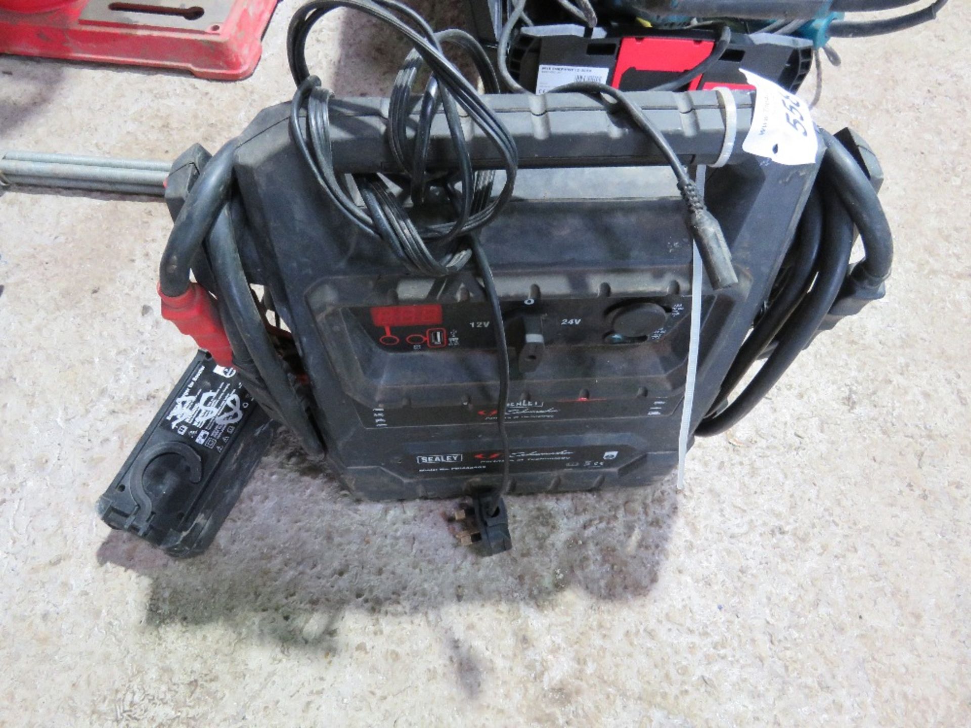 SEALEY HEAVY DUTY JUMP STARTER UNIT.