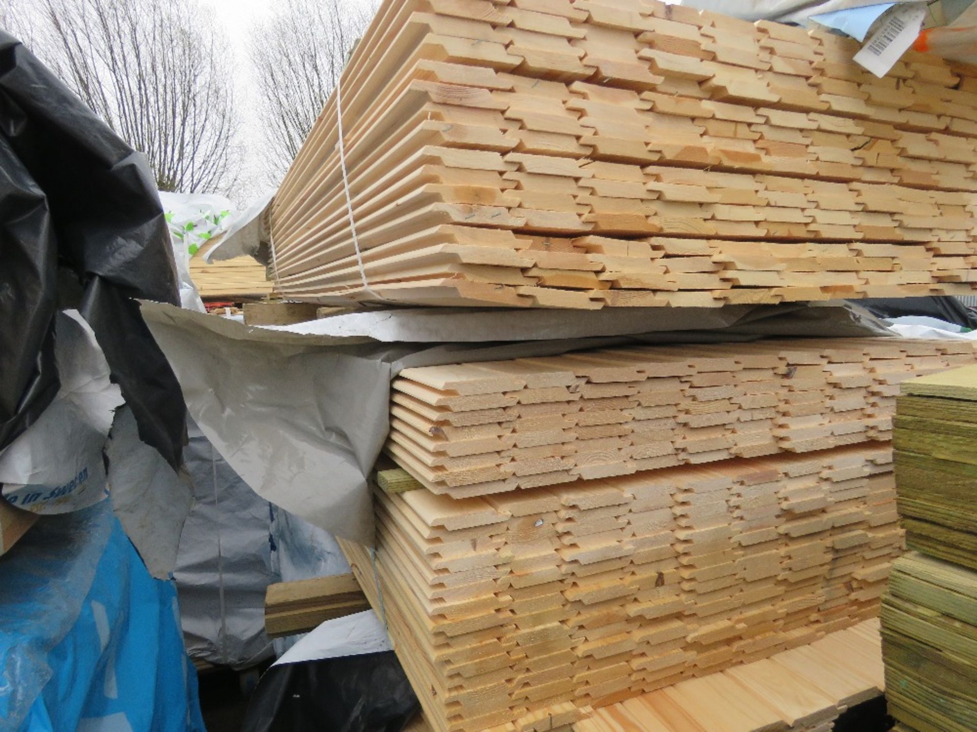 3 X PACKS OF UNTREATED SHIPLAP TYPE "Z" BOARD TIMBER FENCE CLADDING BOARDS: 100MM WIDTH @ 1.7M LENGT - Image 6 of 11