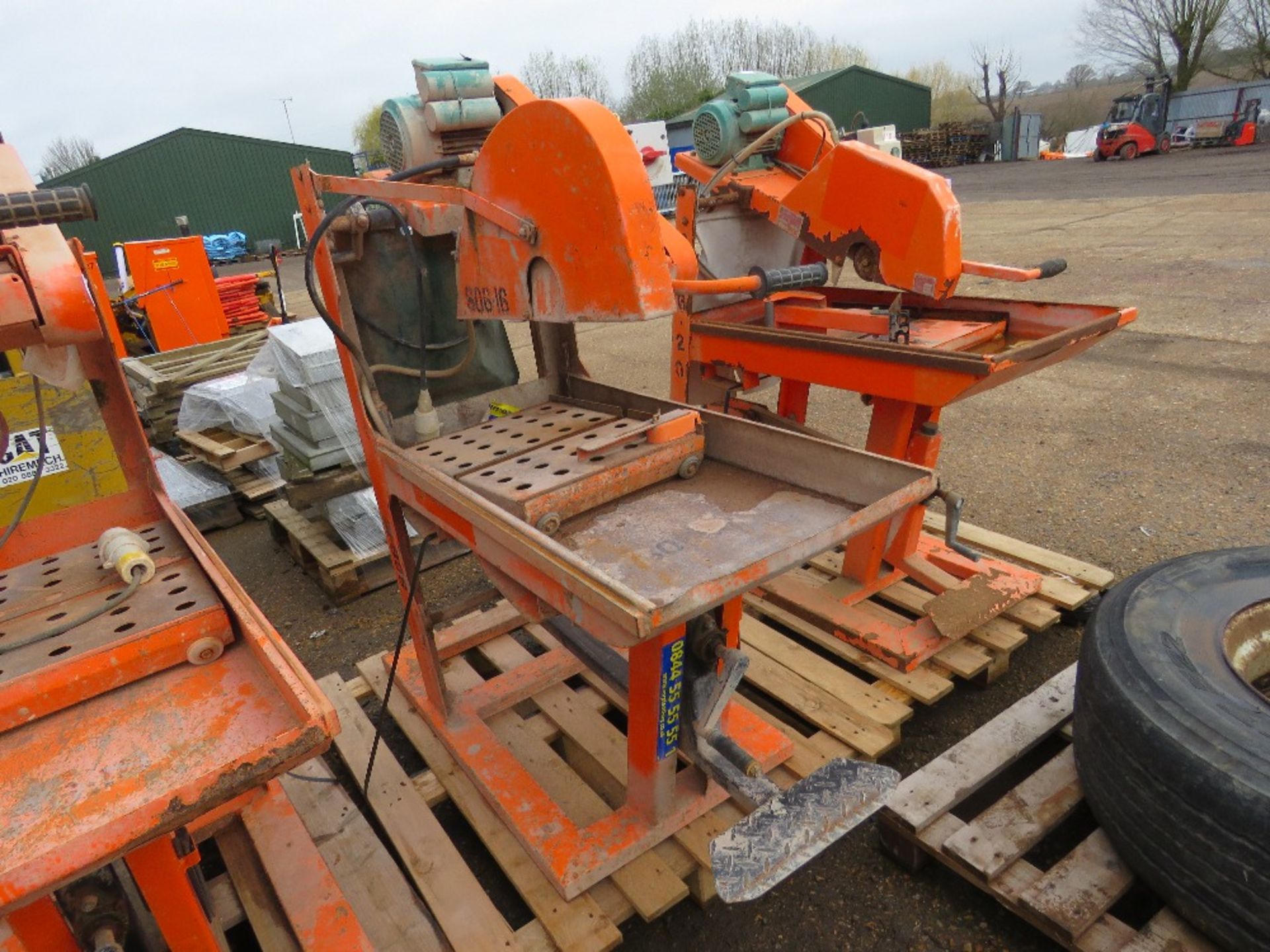 REDBAND 110 VOLT SLAB CUTTING SAWBENCH. - Image 2 of 5