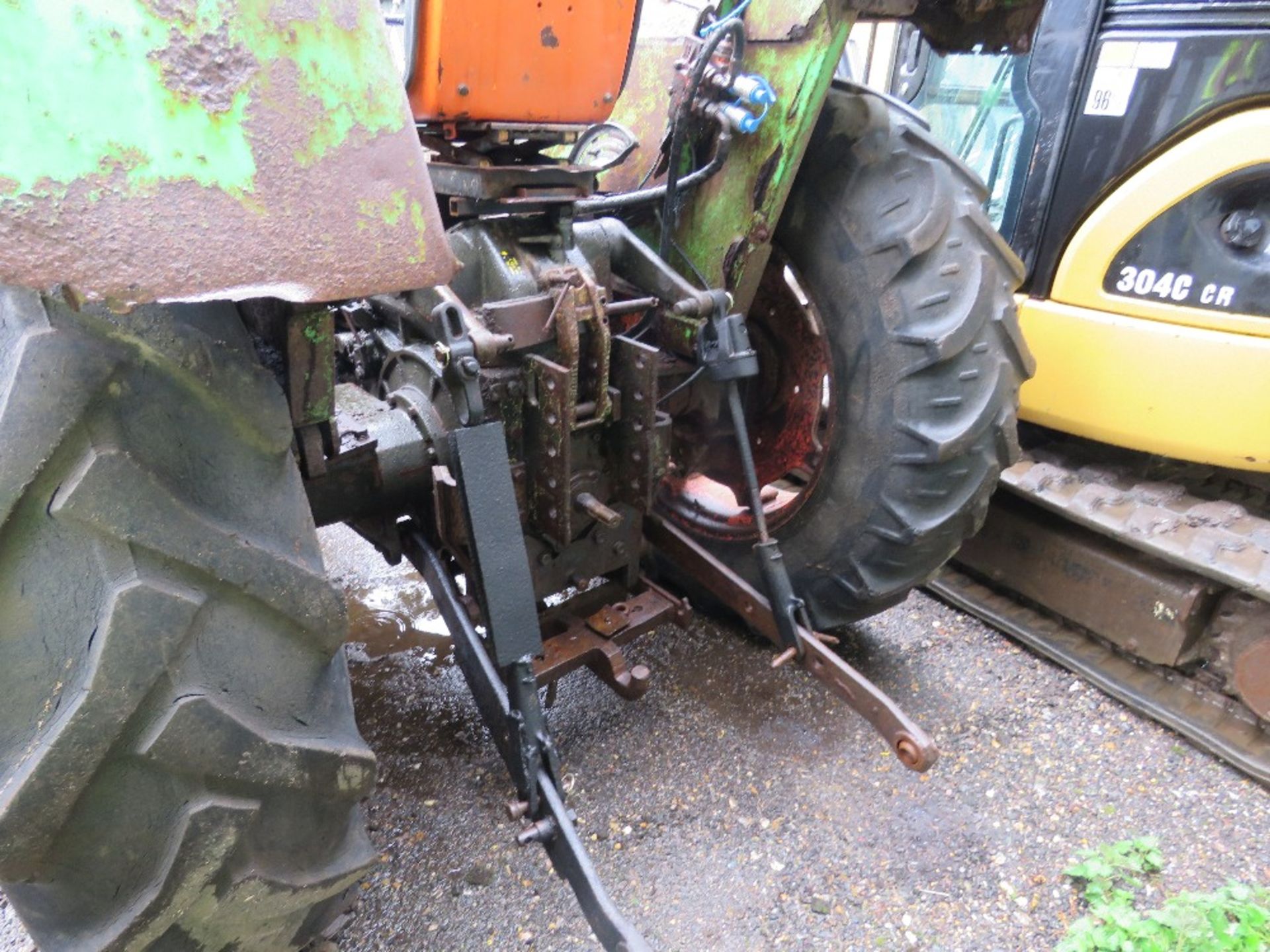 DEUTZ D6806 2WD AGRICULTURAL TRACTOR. WHEN TESTEDW AS SEEN TO DRIVE, STEER AND BRAKE, PTO TURNED AND - Image 4 of 4