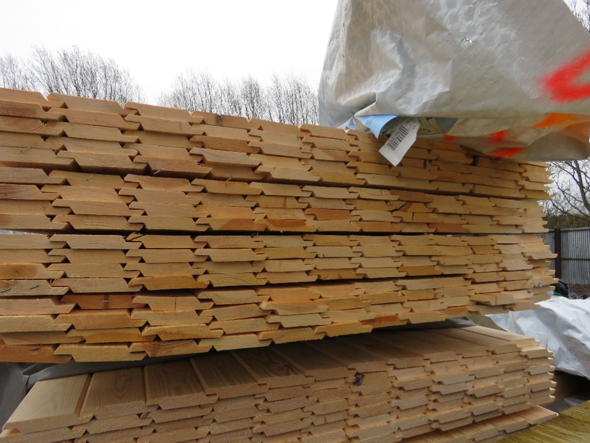 3 X PACKS OF UNTREATED SHIPLAP TYPE "Z" BOARD TIMBER FENCE CLADDING BOARDS: 100MM WIDTH @ 1.7M LENGT - Image 10 of 11