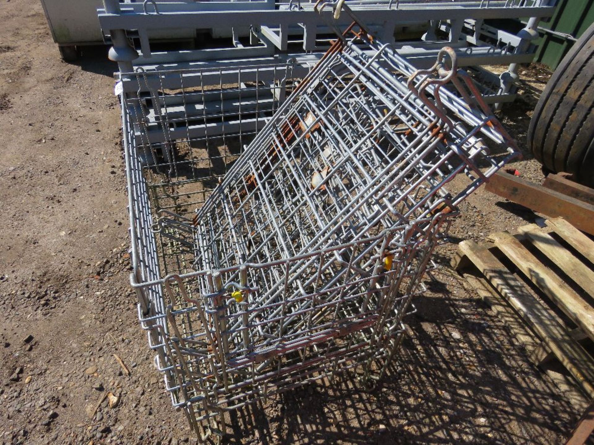 2 X MESH SIDED PALLET CAGES. THIS LOT IS SOLD UNDER THE AUCTIONEERS MARGIN SCHEME, THEREFORE NO - Image 2 of 5