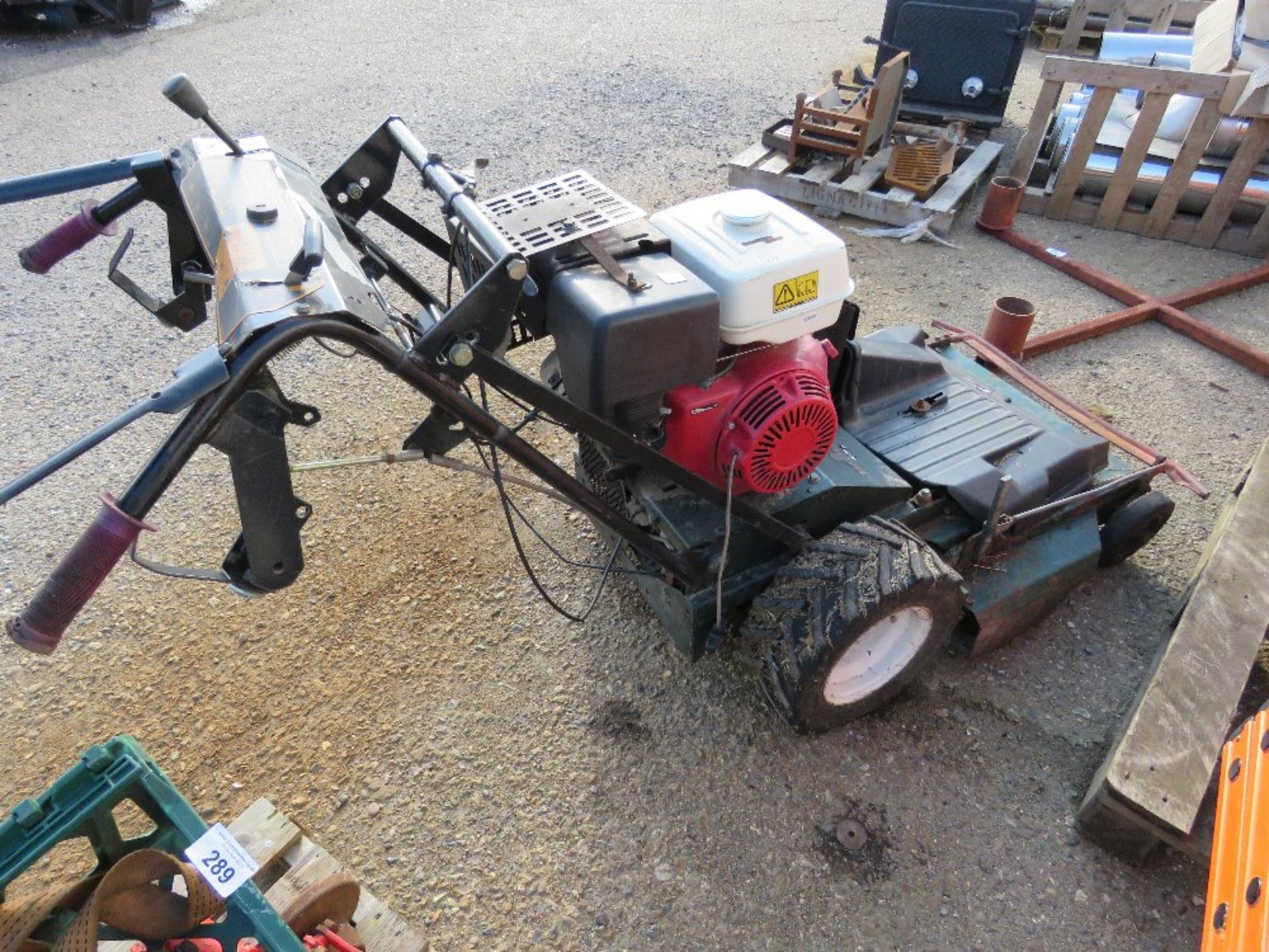 HAYTER CONDOR PROFESSIONAL ROUGH CUT MOWER WITH HONDA ENGINE. THIS LOT IS SOLD UNDER THE AUCTIONE - Image 4 of 5