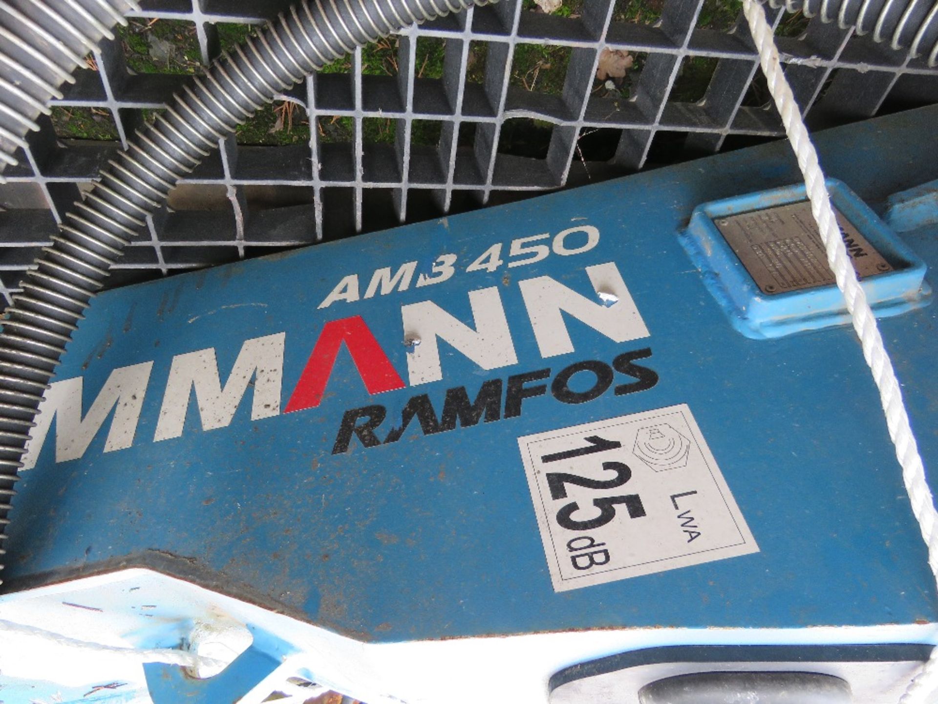 AMMANN AMB450 HYDRAULIC EXCAVATOR MOUNTED BREAKER, YEAR 2018, LITTLE USED. PURCHASED NEW FOR A LOCA - Image 5 of 6