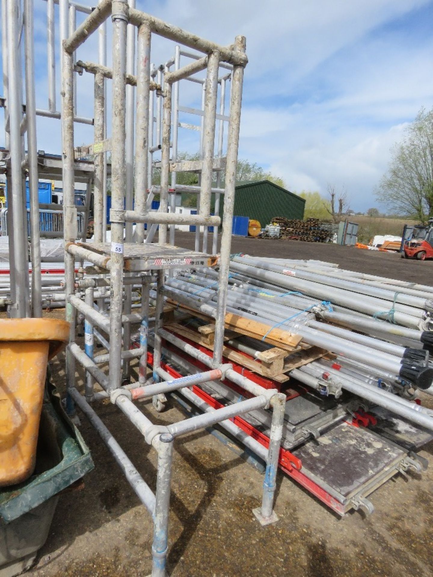 ALUMINIUM PODIUM UNIT WITH PLATFORM AND STEPS. THIS LOT IS SOLD UNDER THE AUCTIONEERS MARGIN SCHE