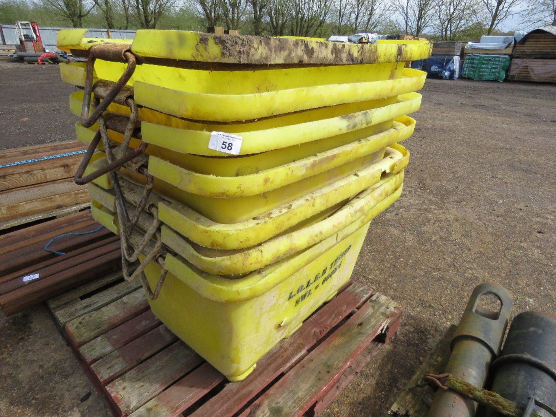 7NO PLASTIC MUCK SKIPS. THIS LOT IS SOLD UNDER THE AUCTIONEERS MARGIN SCHEME, THEREFORE NO VAT WI