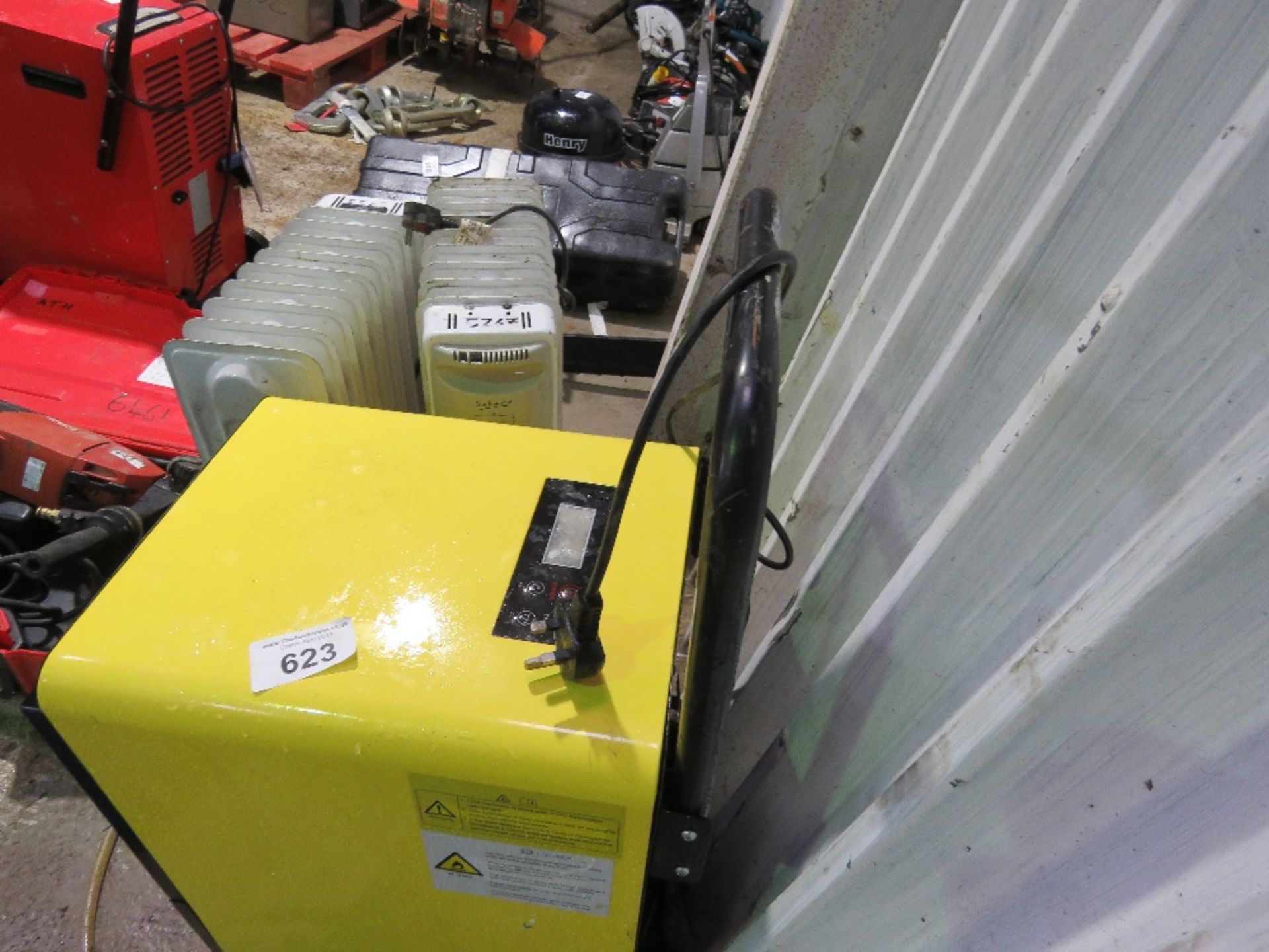 ELECTRIQ DEHUMIDIFIER PLUS 2 X RADIATORS, 240VOLT. THIS LOT IS SOLD UNDER THE AUCTIONEERS MARGIN - Image 2 of 4