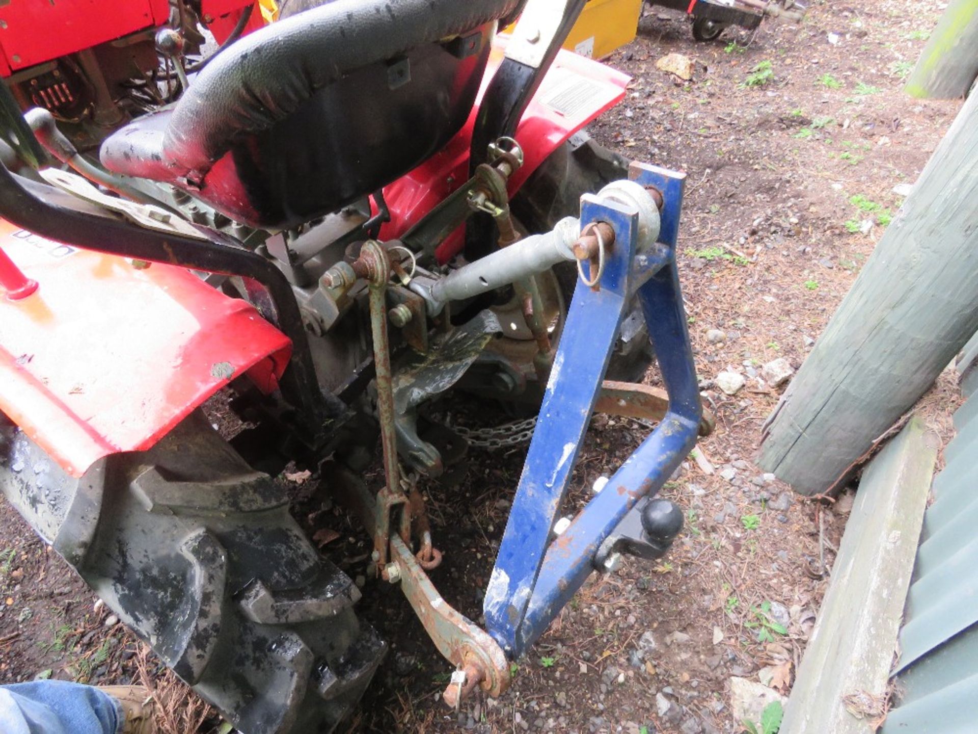 YANMAR YM1510D 4WD COMPACT TRACTOR WITH V1 FOREND LOADER PLUS A BALL HITCH TRAILER FRAME. SHOWING 22 - Image 6 of 6