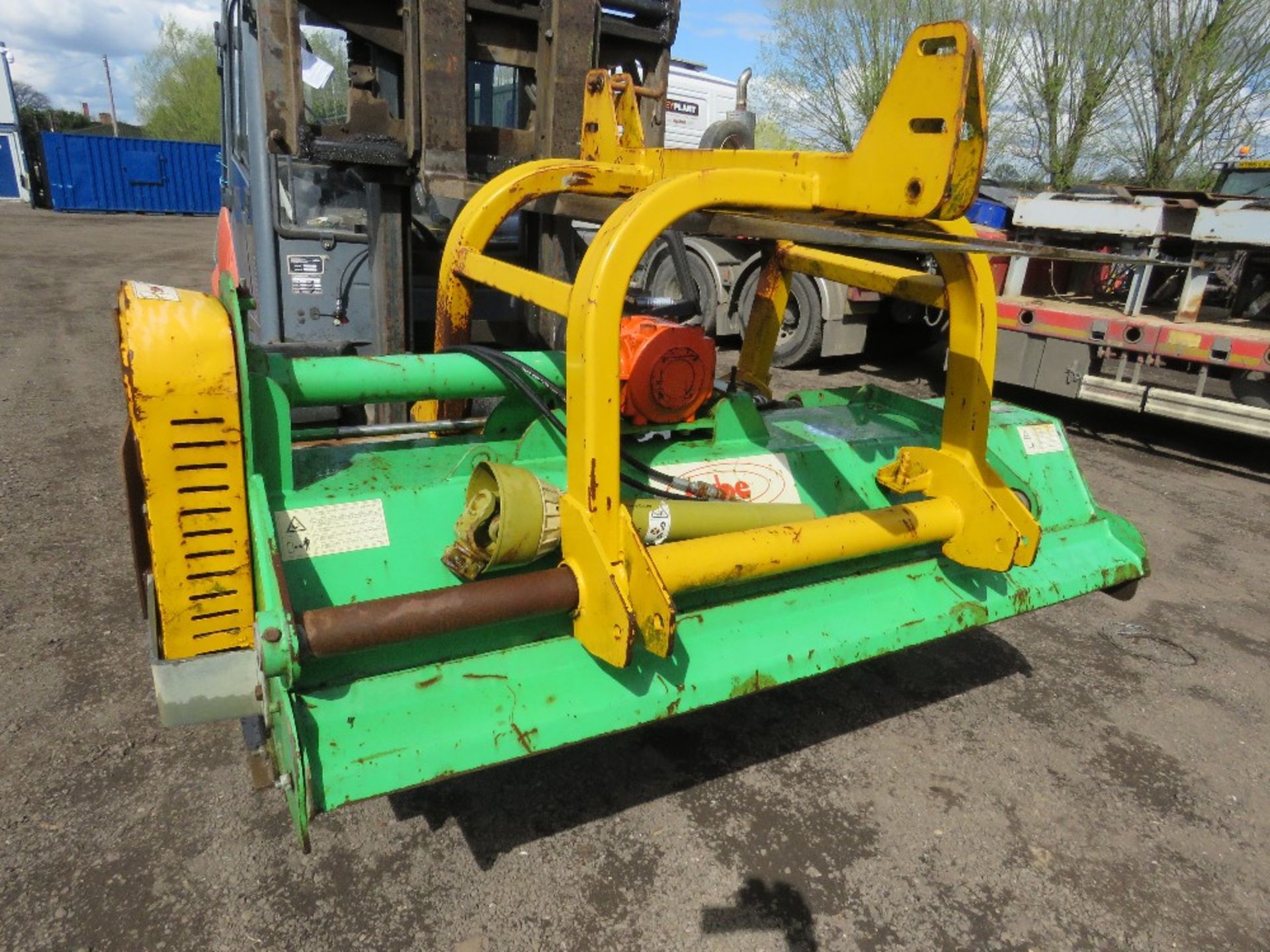 CABE HEAVY DUTY REVERSIBLE TRACTOR MOUNTED PTO DRIVEN FLAIL MOWER MODEL TEN R SUPER, YEAR 2010 BUIL - Image 4 of 8