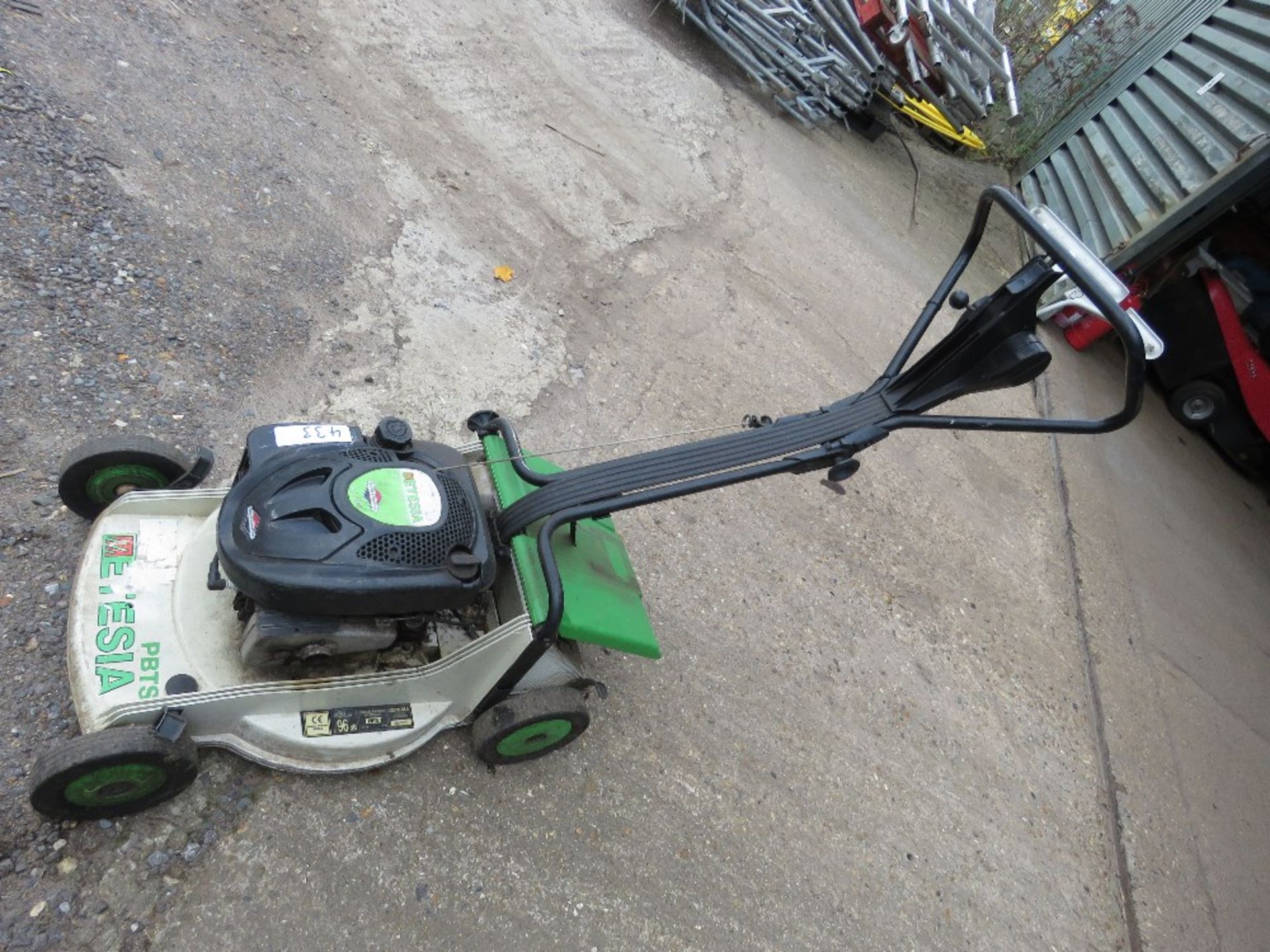 ETESIA PROFESSIONAL SELF DRIVE PETROL MOWER, NO BAG. THIS LOT IS SOLD UNDER THE AUCTIONEERS MARGI - Image 2 of 3