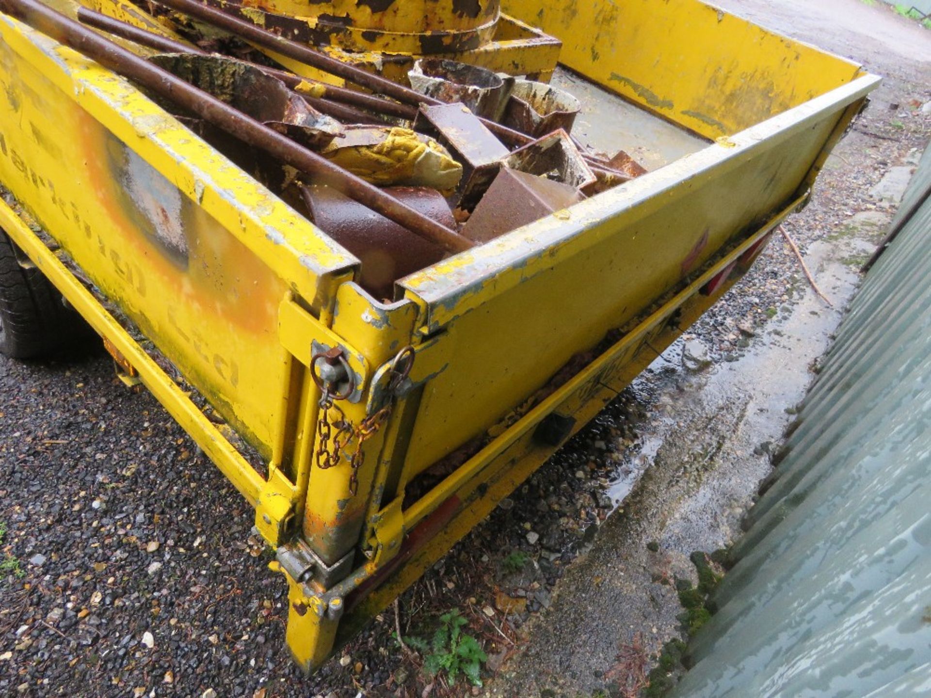 IFOR WILLIAMS LM126G TWIN AXLED TRAILER WITH WJ HORROD TWIN POT WHITE LINING EQUIPMENT PLUS BARROW, - Image 15 of 16