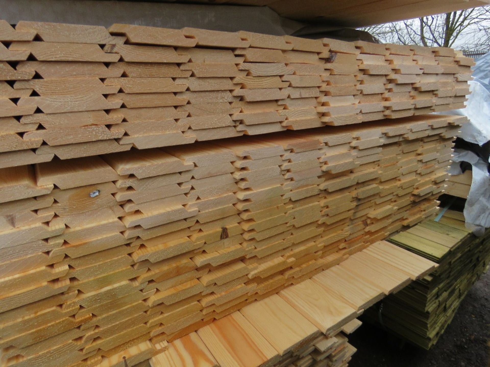 3 X PACKS OF UNTREATED SHIPLAP TYPE "Z" BOARD TIMBER FENCE CLADDING BOARDS: 100MM WIDTH @ 1.7M LENGT - Image 9 of 11