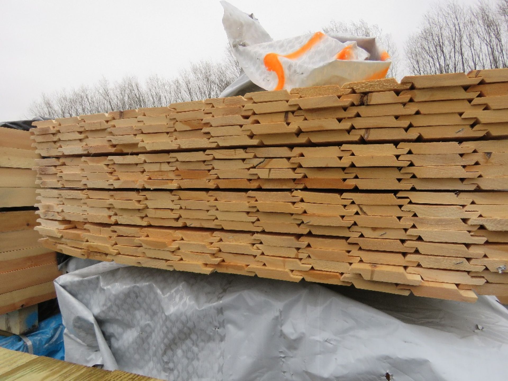 3 X PACKS OF UNTREATED SHIPLAP TYPE "Z" BOARD TIMBER FENCE CLADDING BOARDS: 100MM WIDTH @ 1.7M LENGT - Image 2 of 11