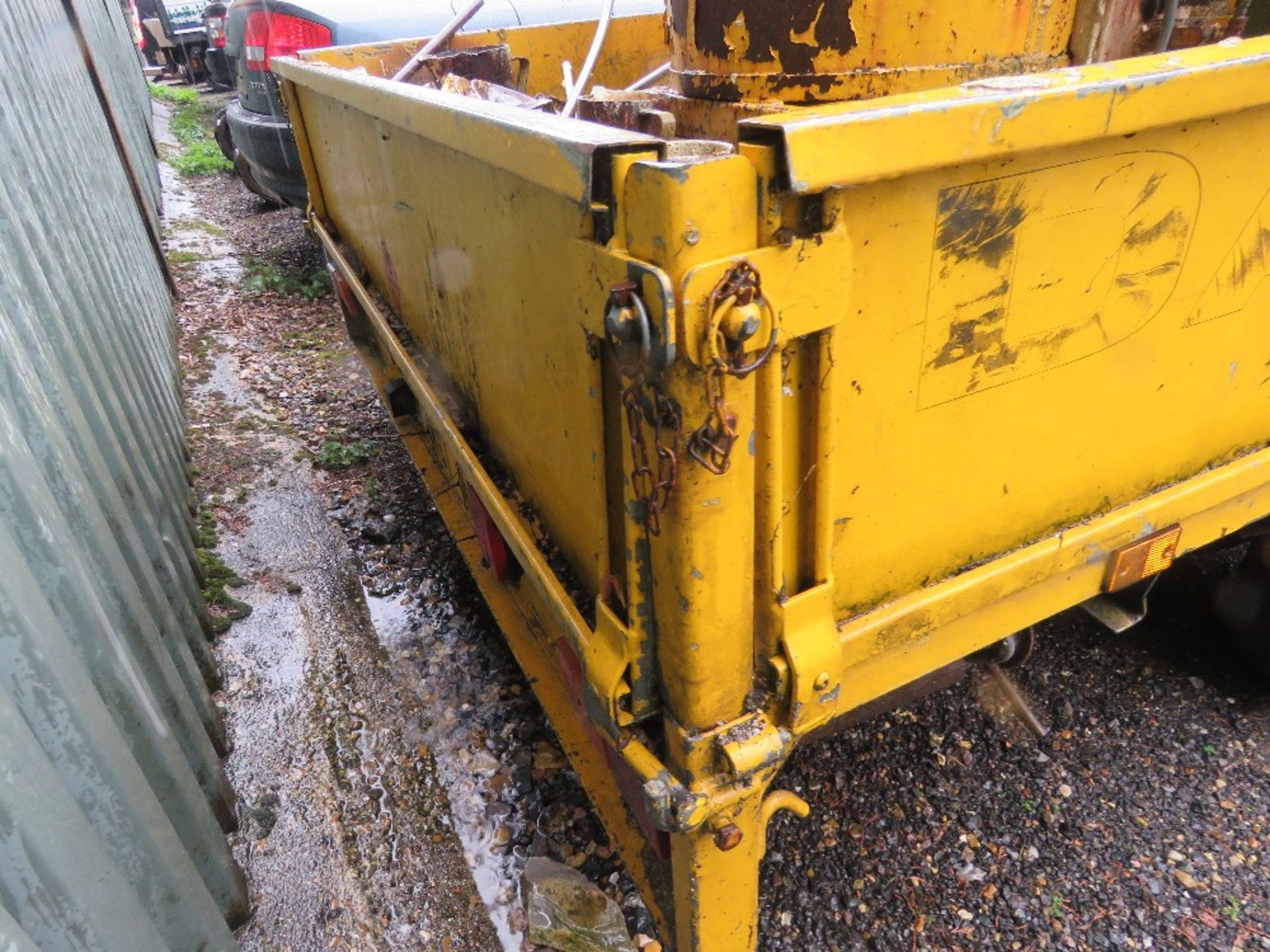 IFOR WILLIAMS LM126G TWIN AXLED TRAILER WITH WJ HORROD TWIN POT WHITE LINING EQUIPMENT PLUS BARROW, - Image 9 of 16